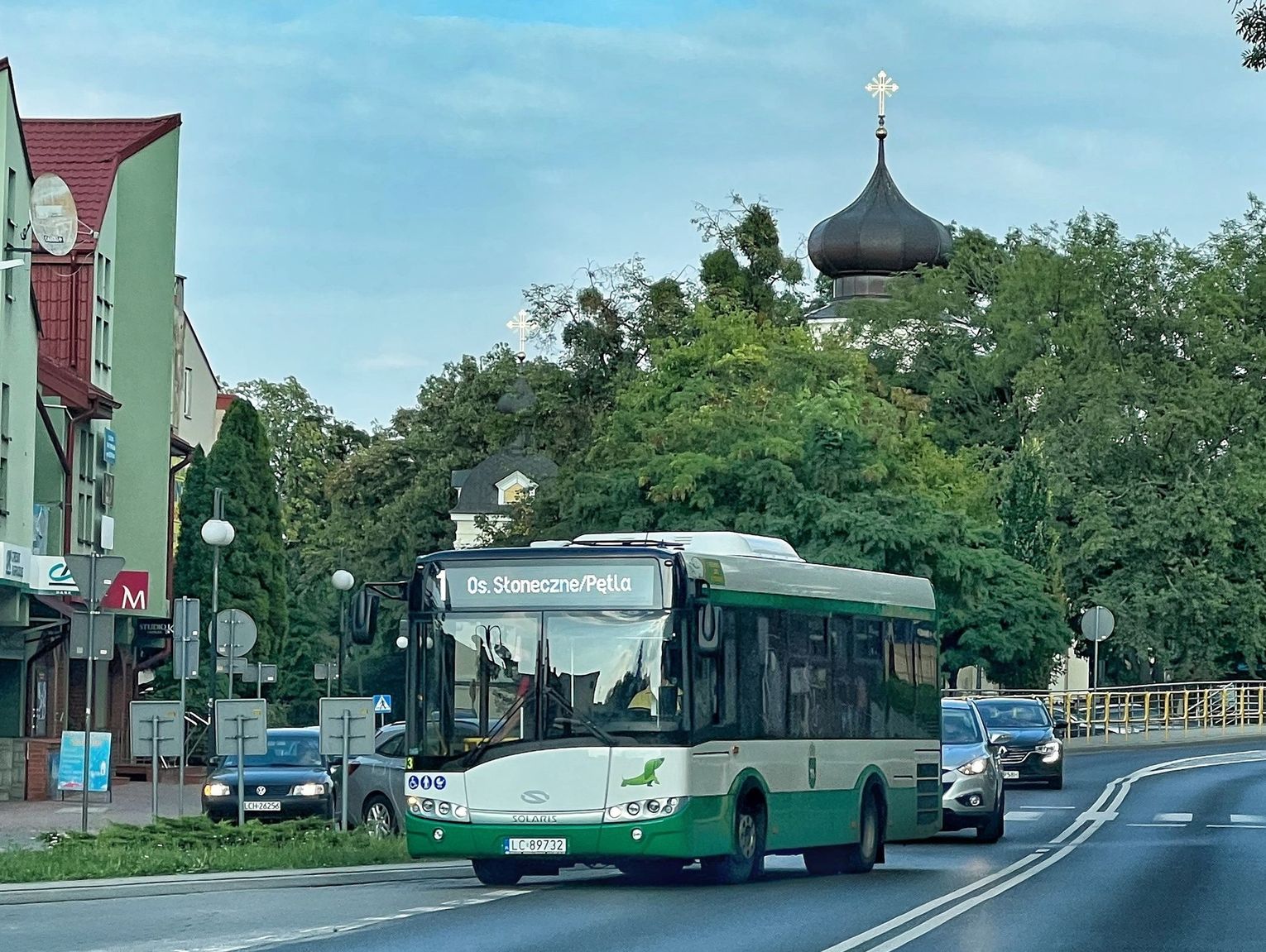Chełm. Mama z wózkiem z dwójką dzieci nie mogła wsiąść do miejskiego autobusu. CLA wyjaśnia dlaczego