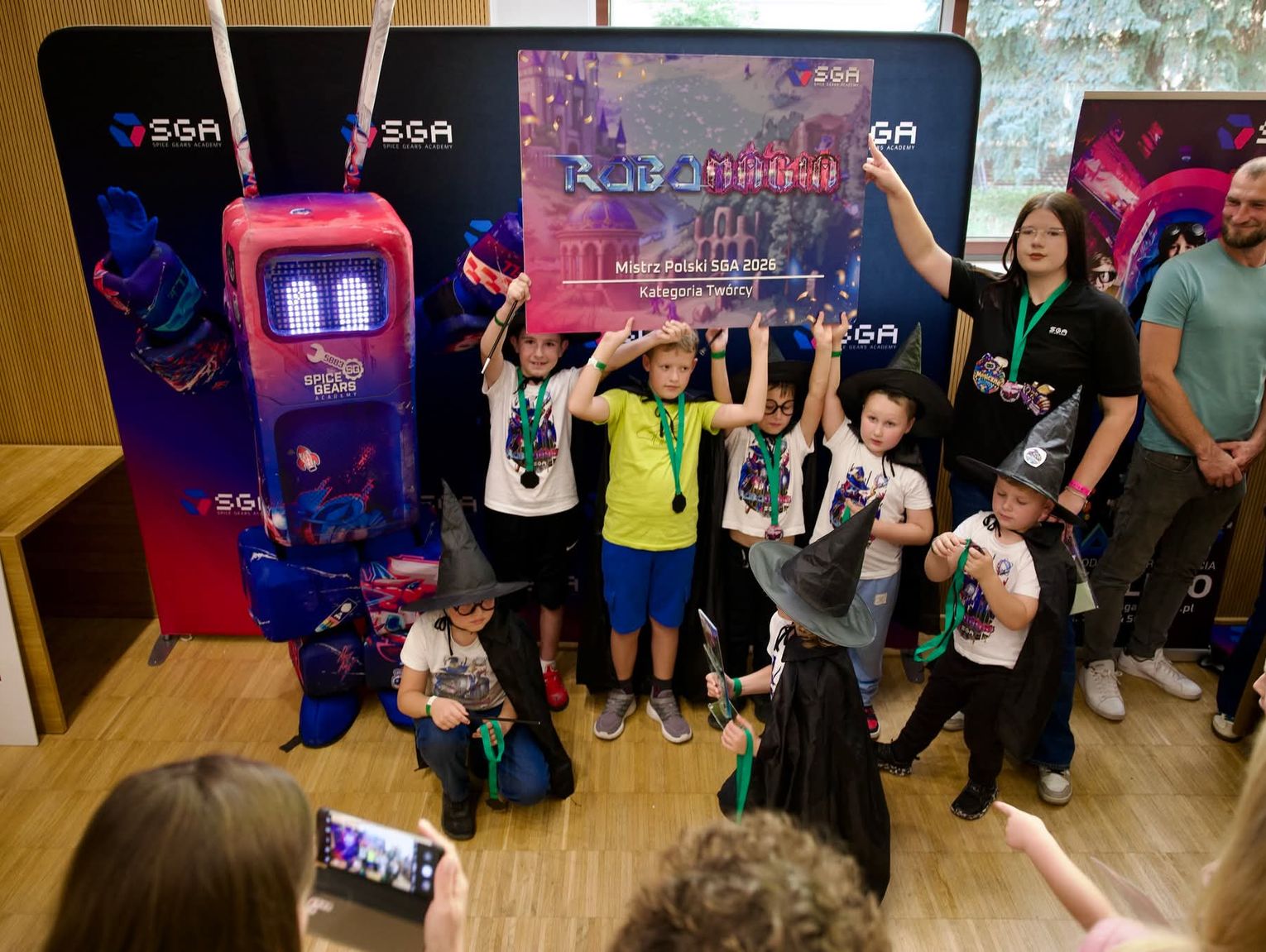 Chełm. Młodzi robotycy z pierwszymi miejscami w ogólnopolskim turnieju RoboMagia 2026