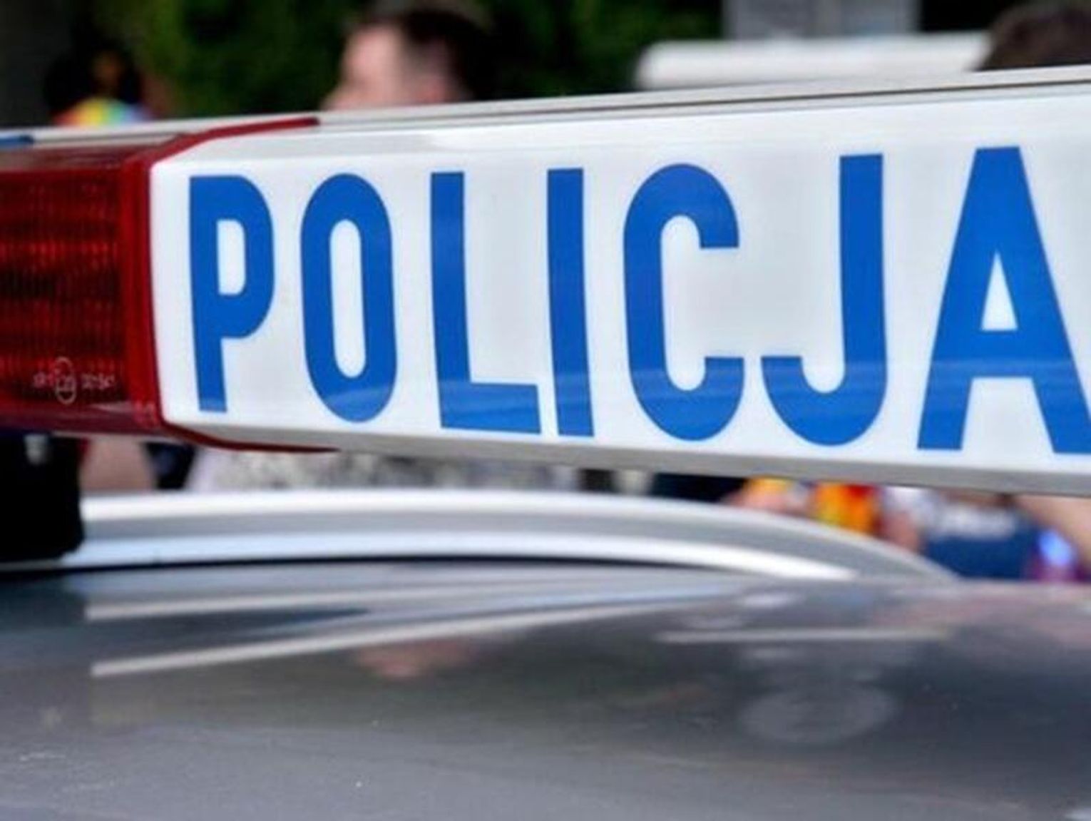 Chełm. Nietrzeźwy policjant uderzył radiowozem w budynek komendy. Ruszyła procedura wydalenia