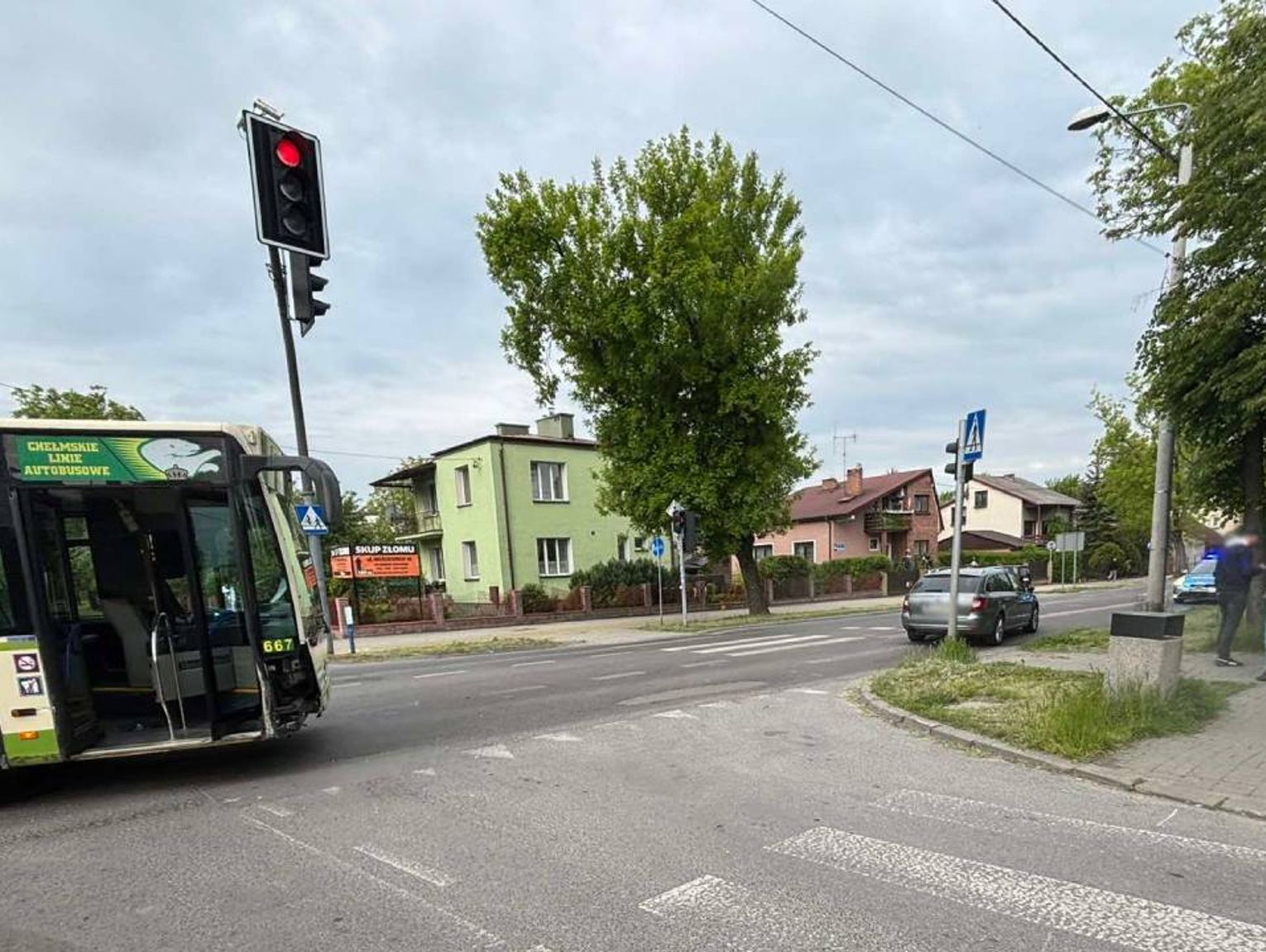 Chełm. Zderzenia autobusu z osobówką. Ruchem kieruje policja