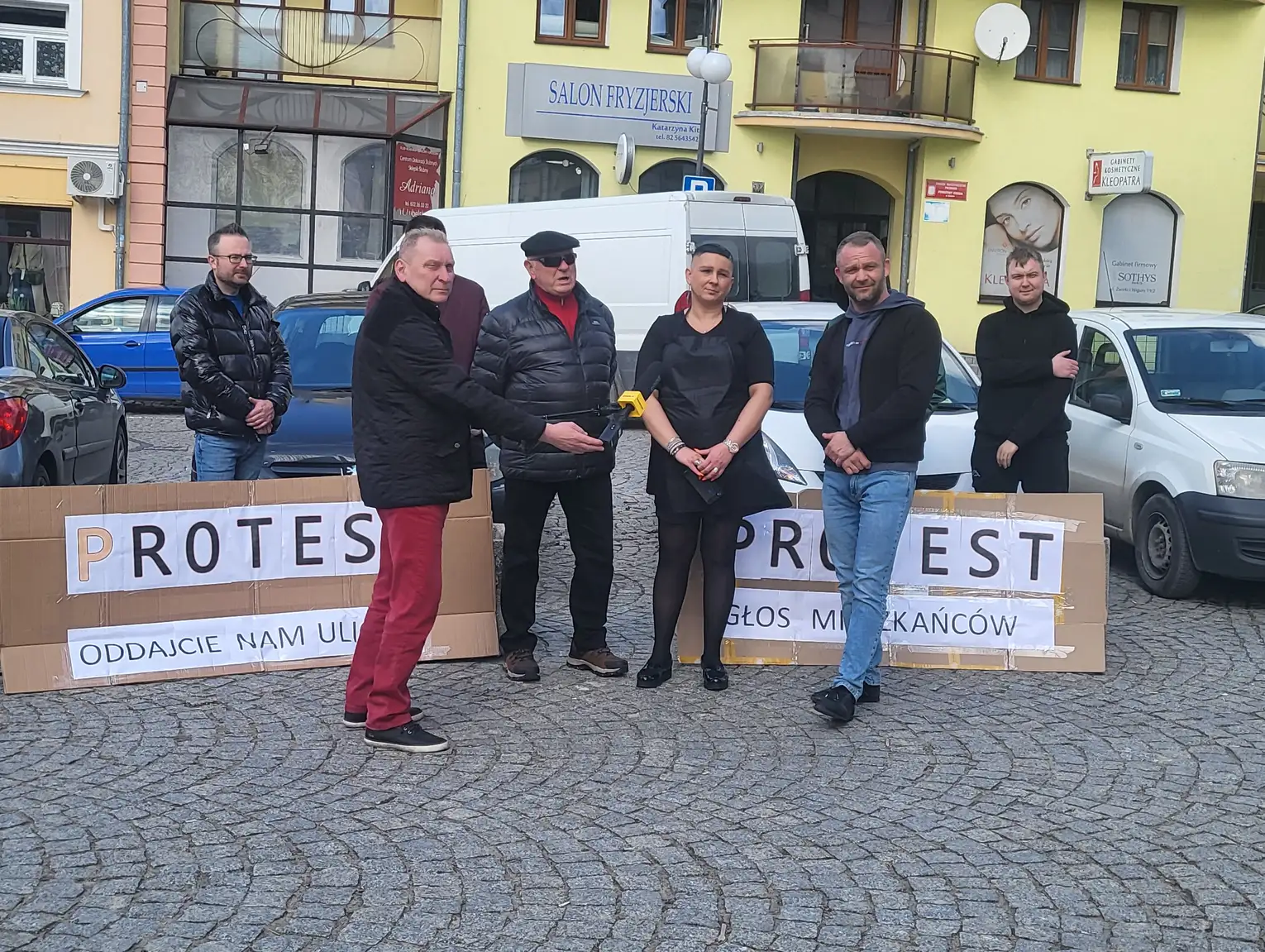 PROTEST w centrum Chełma! Chcą, by Przechodnia była przejezdna... [FILM]