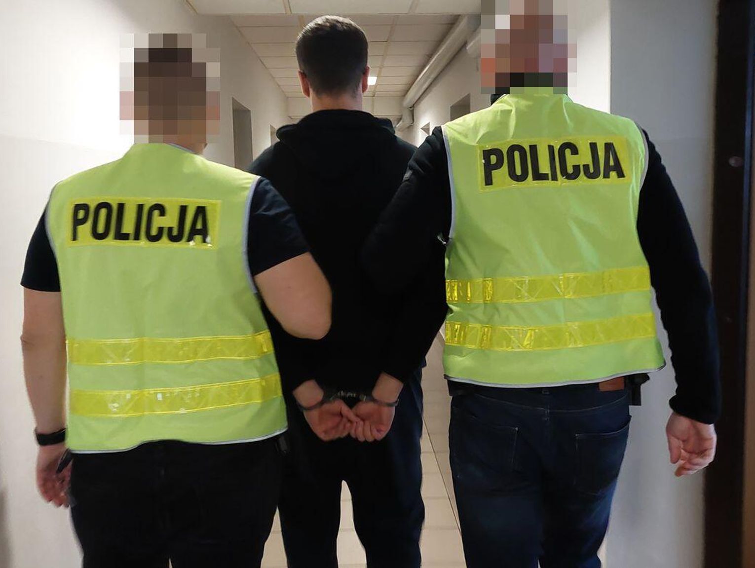 Chełmscy kryminalni zatrzymali ściganego listem gończym. Chciał zwiać przez okno