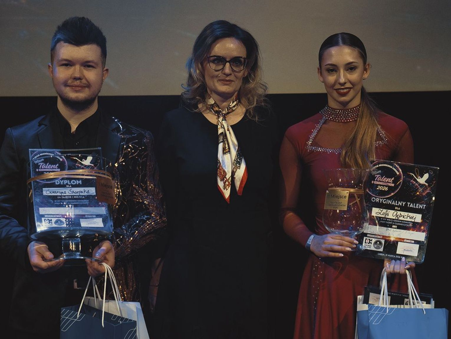 Uczniowie z I LO w Chełmie zdominowali scenę. Seweryn Szarpak wygrywa „Mam Talent u Czarniecczyków” [GALERIA ZDJĘĆ]