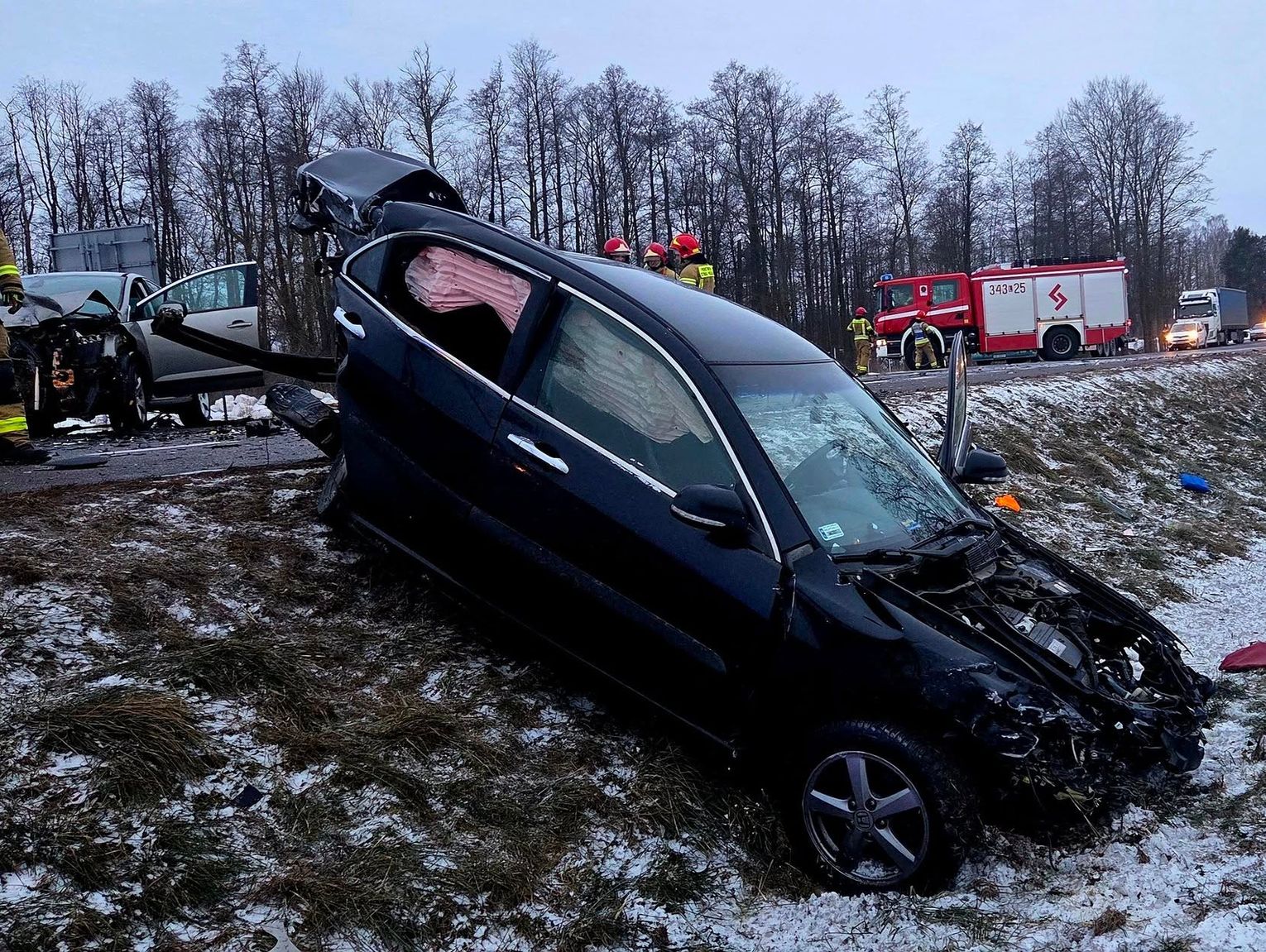 Zderzyły się trzy samochody. Cztery osoby ranne [ZDJĘCIA]