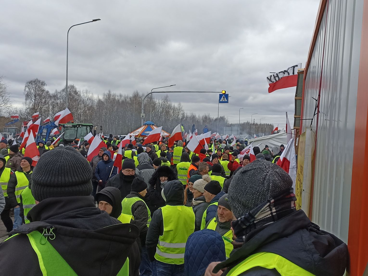 Dorohusk. Wielka mobilizacja rolników! Prawie 2 tys. ludzi na proteście [FILMY]