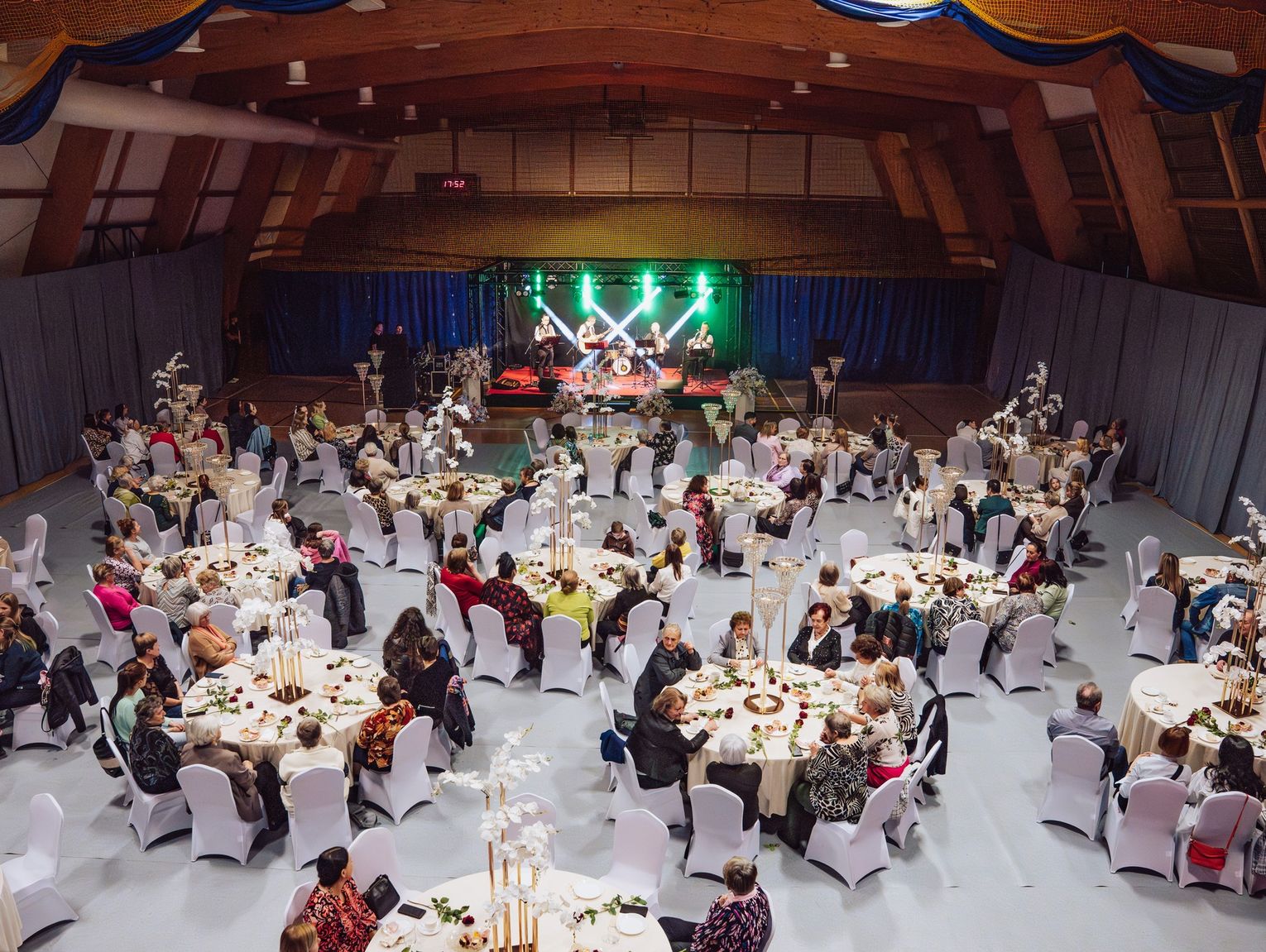 Elegancko, muzycznie i z klasą. Gmina Wola Uhruska świętowała Dzień Kobiet [FOTO+WIDEO]