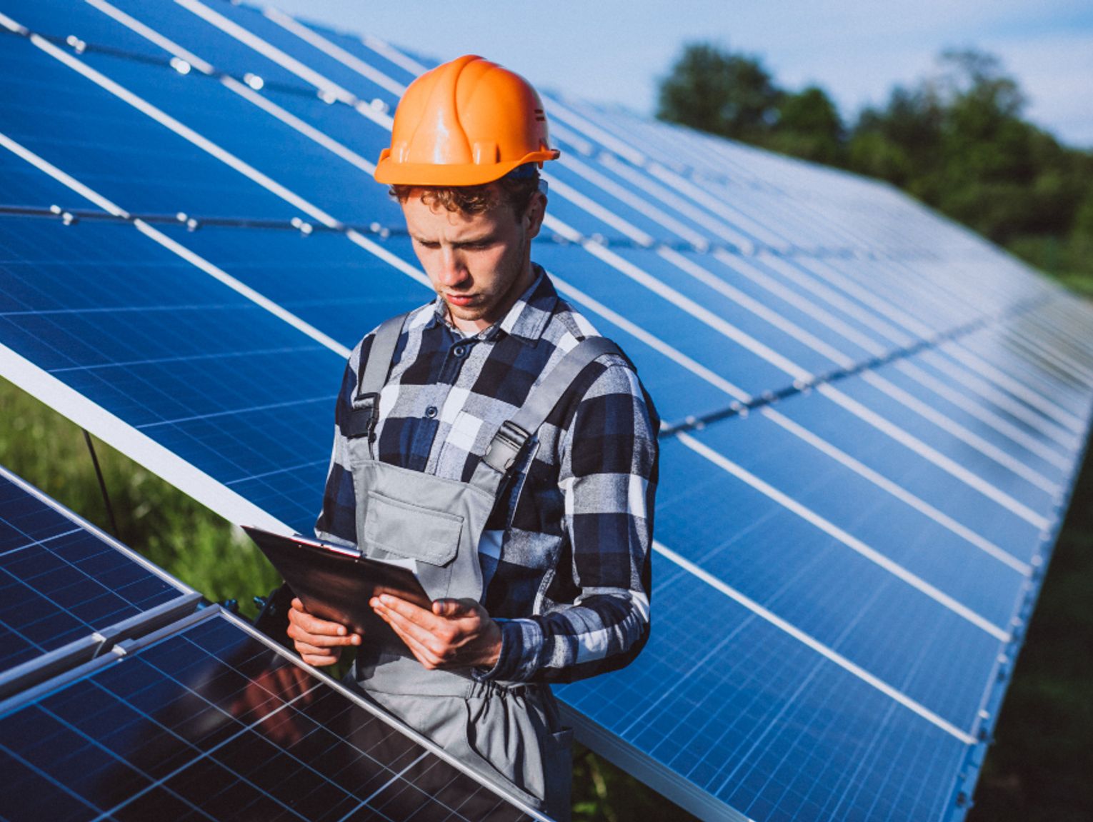 Gm. Chełm. Pojawił się inwestor i chce produkować energię ze słońca. Do budowy jeszcze daleko