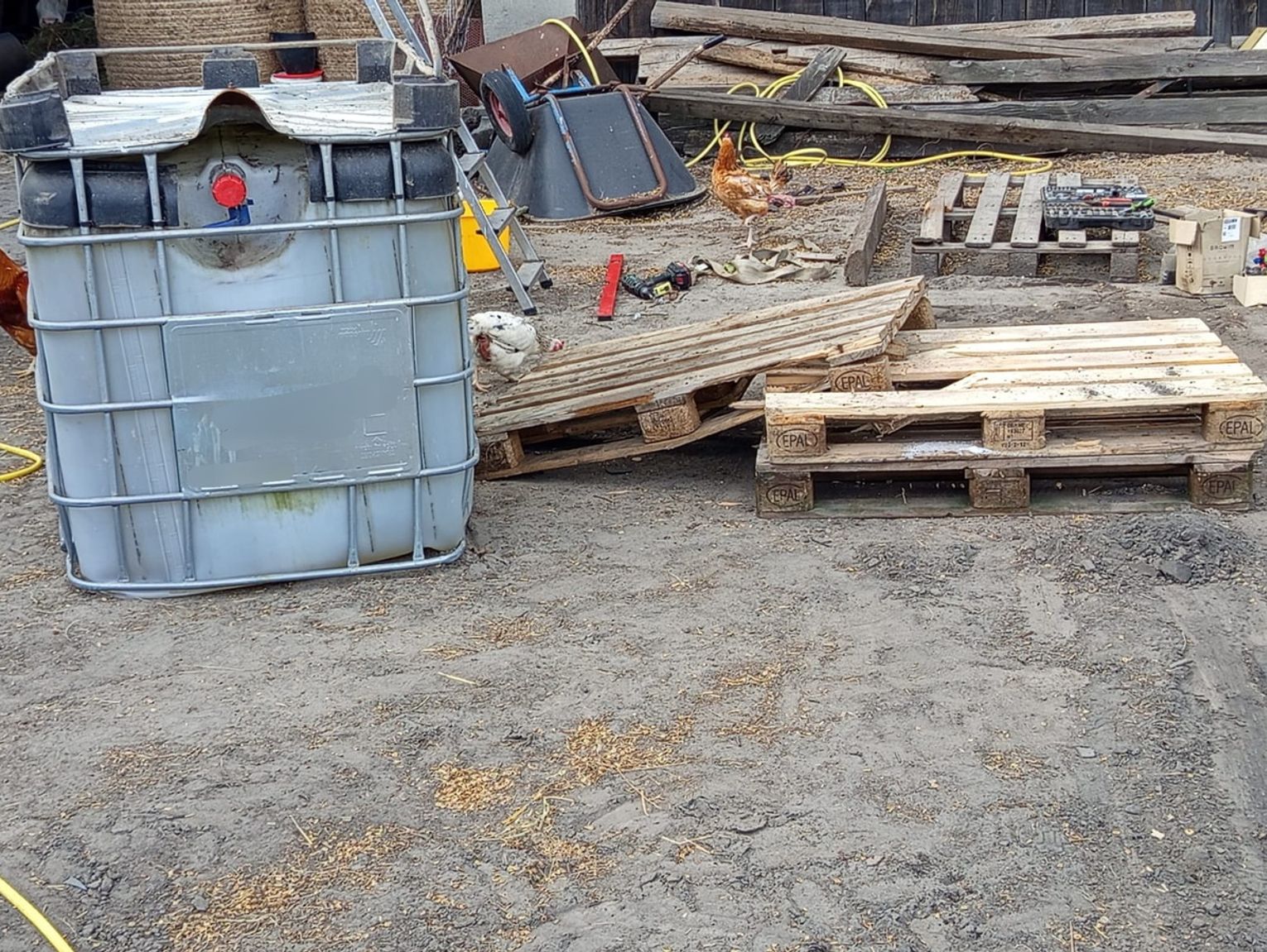 Gm. Hanna. Nieszczęśliwy wypadek w gospodarstwie. 30-latek w szpitalu