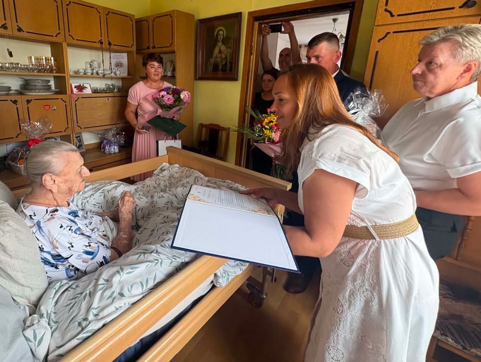 Gm. Izbica. 100 lat pani Genowefy. Wyjątkowy jubileusz mieszkanki gminy [GALERIA ZDJĘĆ]