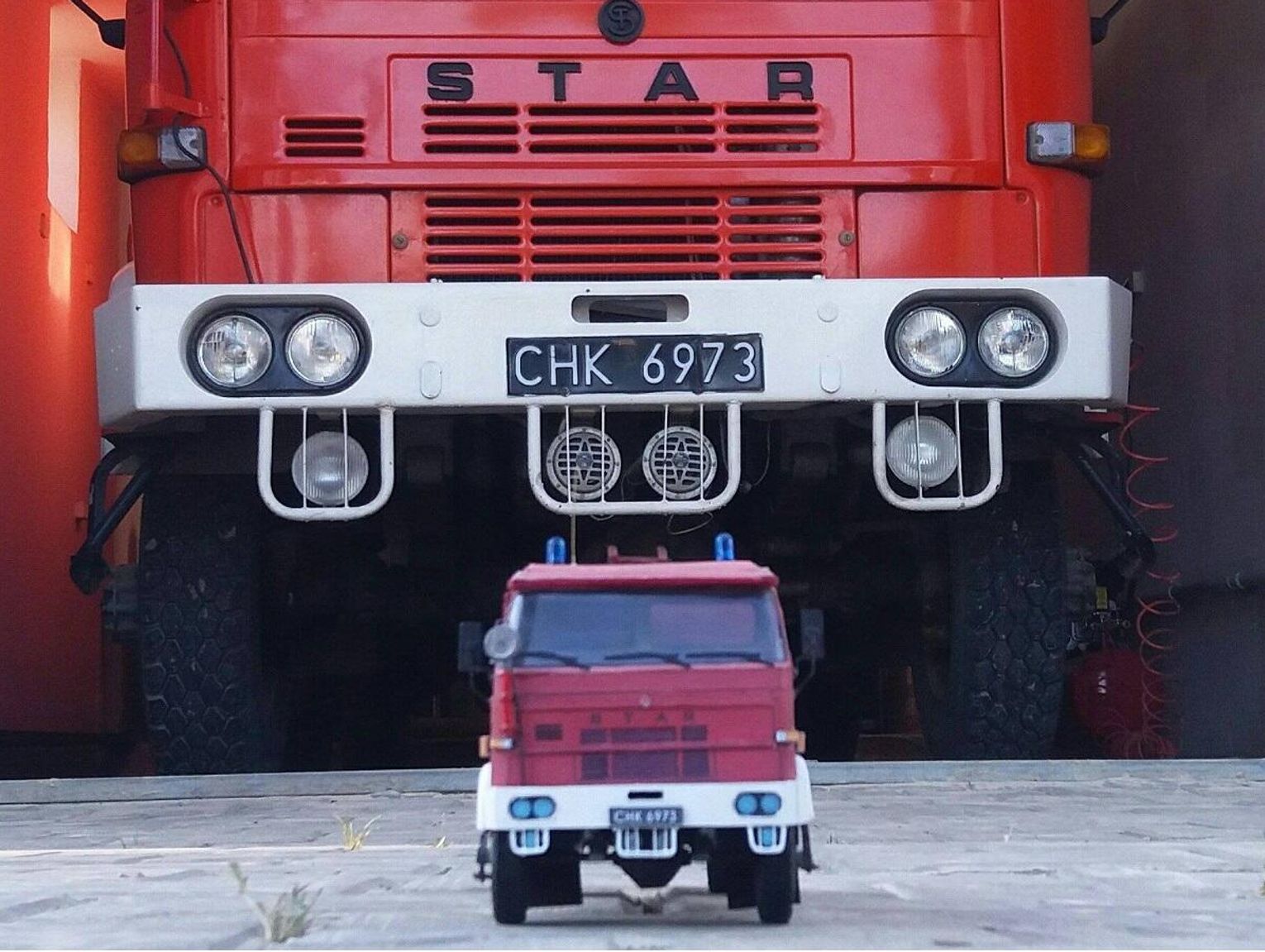 Gm. Kraśniczyn. Z kartonu, pasji i cierpliwości - modelarski świat Damiana Iwasiuka [ZDJĘCIA]