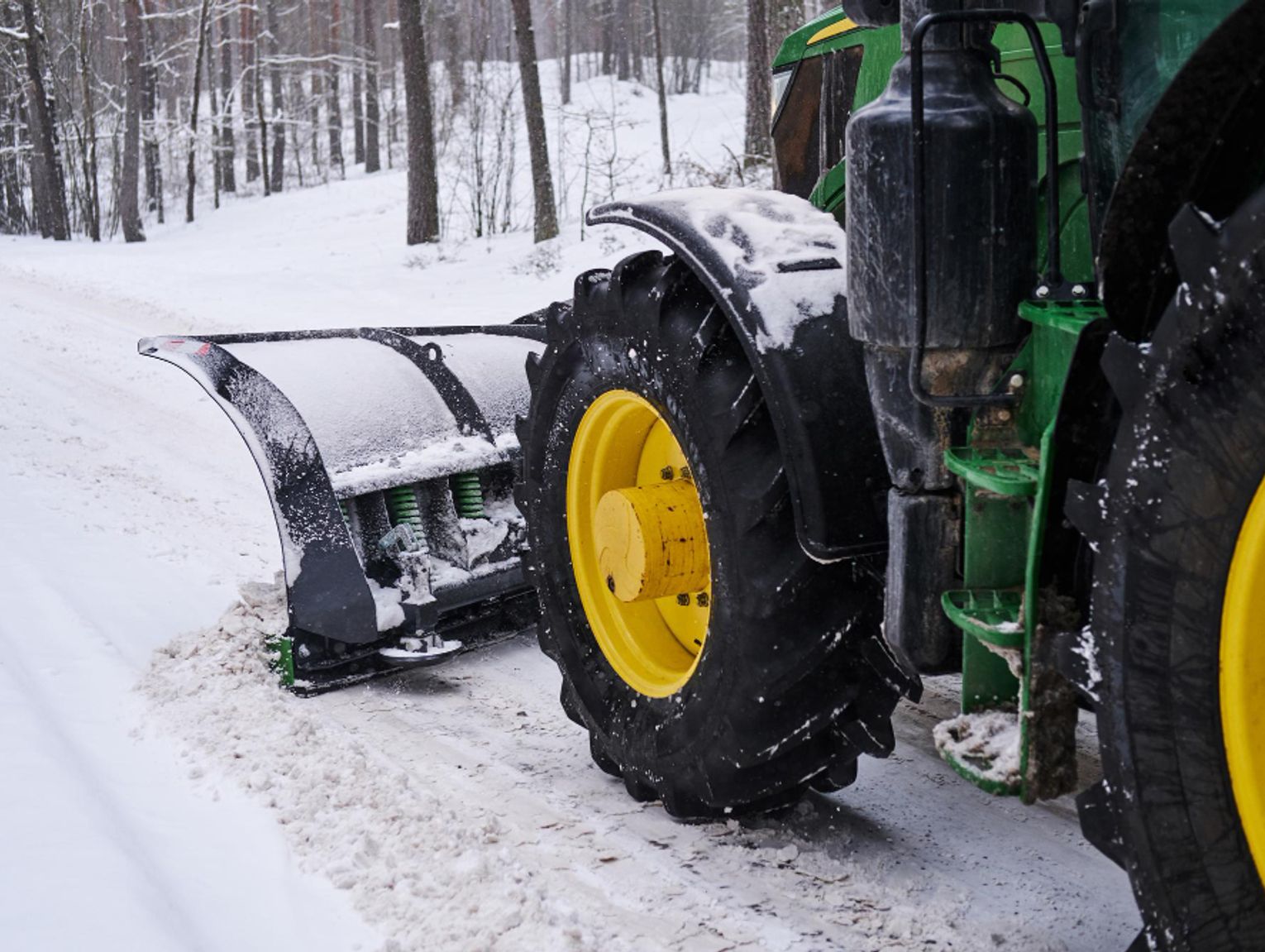 Gm. Sawin. Zima pod lupą. Kto, jak i za ile odśnieża gminne drogi?