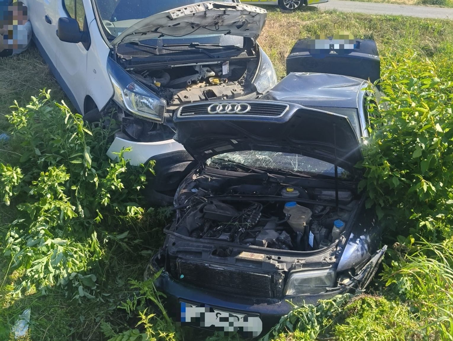 Gm. Urszulin. Niebezpieczne wyprzedzanie na zakręcie. Cztery pojazdy rozbite w Michałowie
