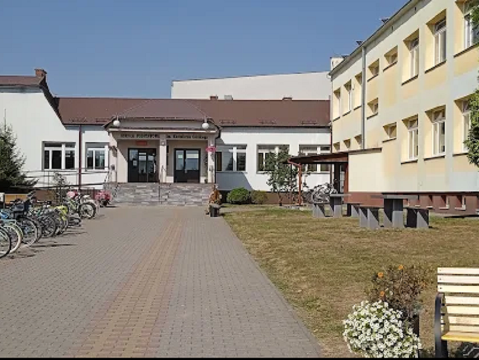 Gm. Wierzbica. Nowe teorie w sprawie dyrektorki podstawówki. Ktoś sieje niepokój...