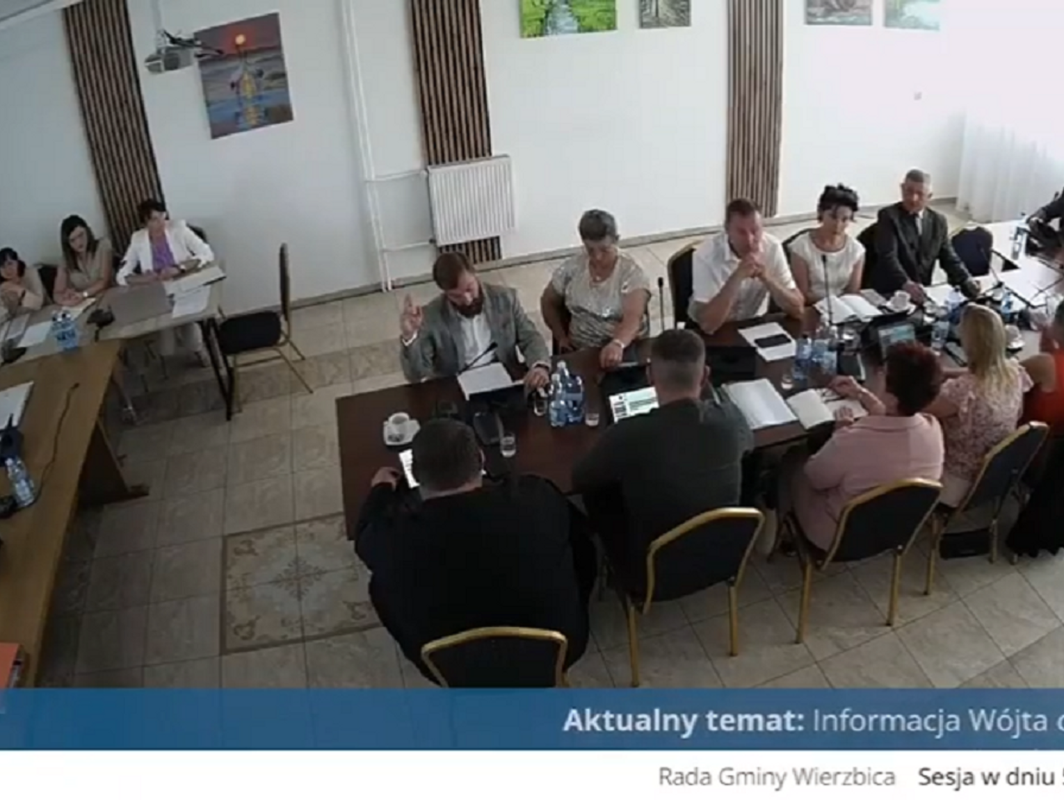 Gm. Wierzbica. Znowu dyskutowali o odwołaniu dyrektor szkoły. Wójt ujawniła dodatkowe informacje