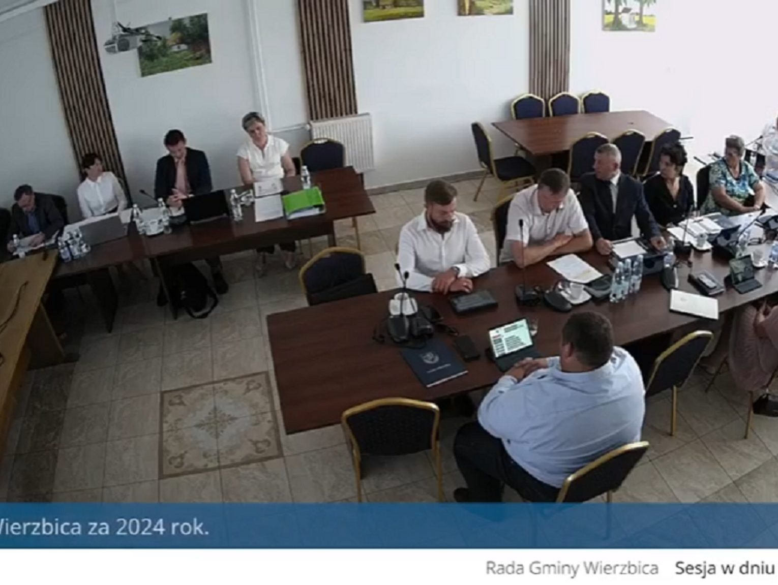 Gm. Wierzbicy. Pochylili się nad stanem gminy i jej budżetem. Wójt Flisiuk doceniona za gospodarność