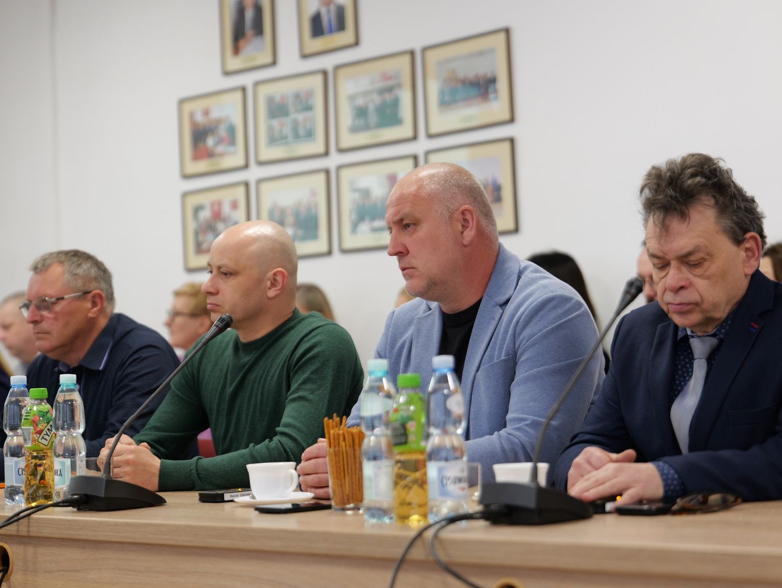 Gm. Włodawa. Wiosenne porządki, stan dróg i nowe latarnie. Radni interweniują