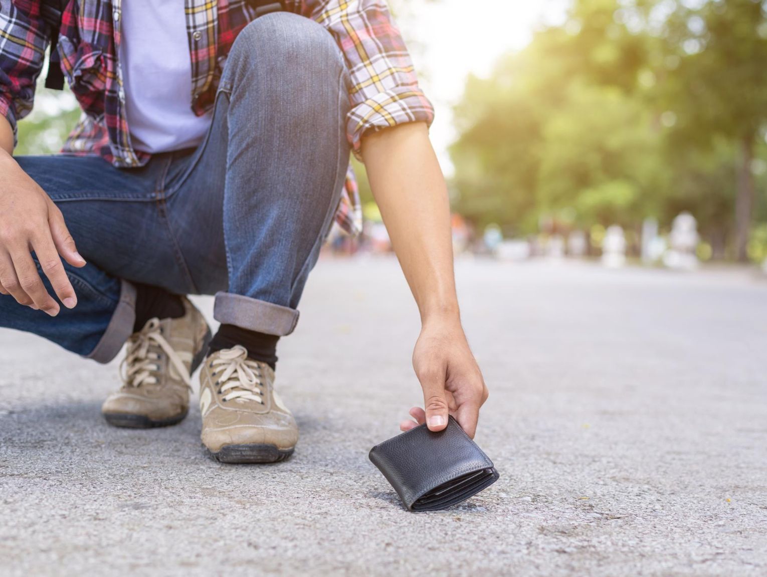 Gm. Wyryki. Znaleziony portfel z kasą i dokumentami oddał policjantom