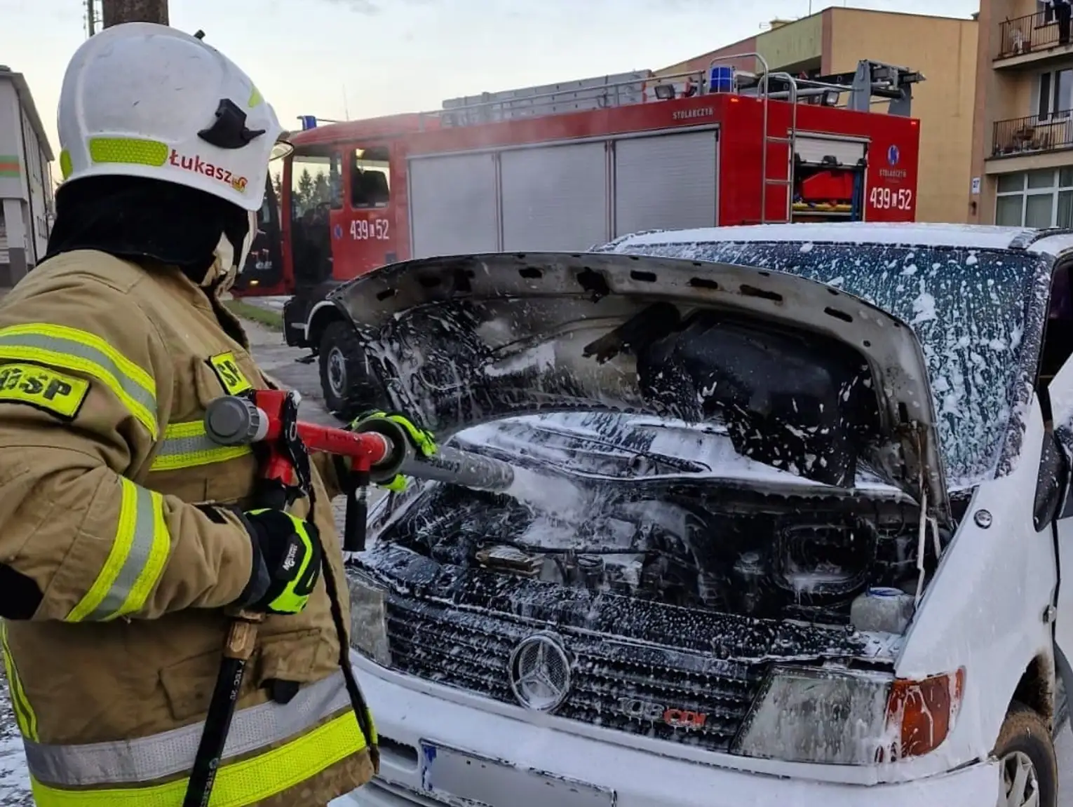 Gm. Żółkiewka. Zapalił się mercedes podczas jazdy