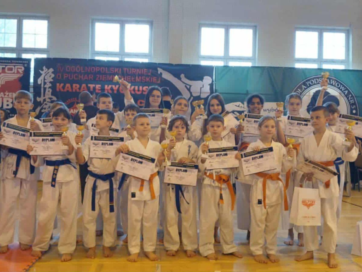 Karate Satori aktywnie kończą miesiąc