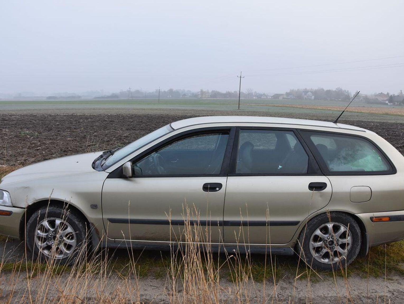 Kierowca schował się w polu kukurydzy przed policją. Miał wiele na sumieniu