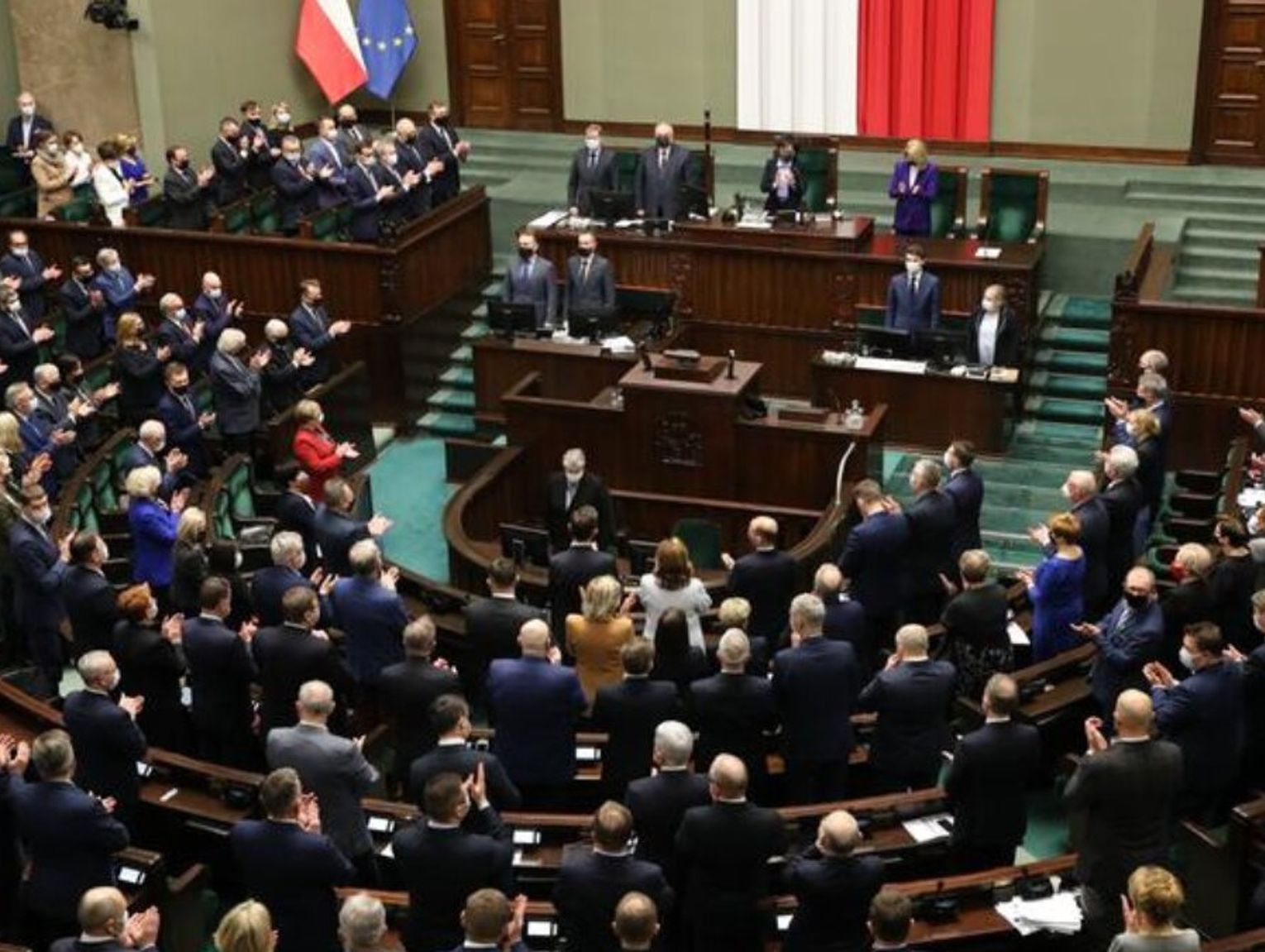 KO выбивает PiS. Но правые всё ещё могут захватить власть