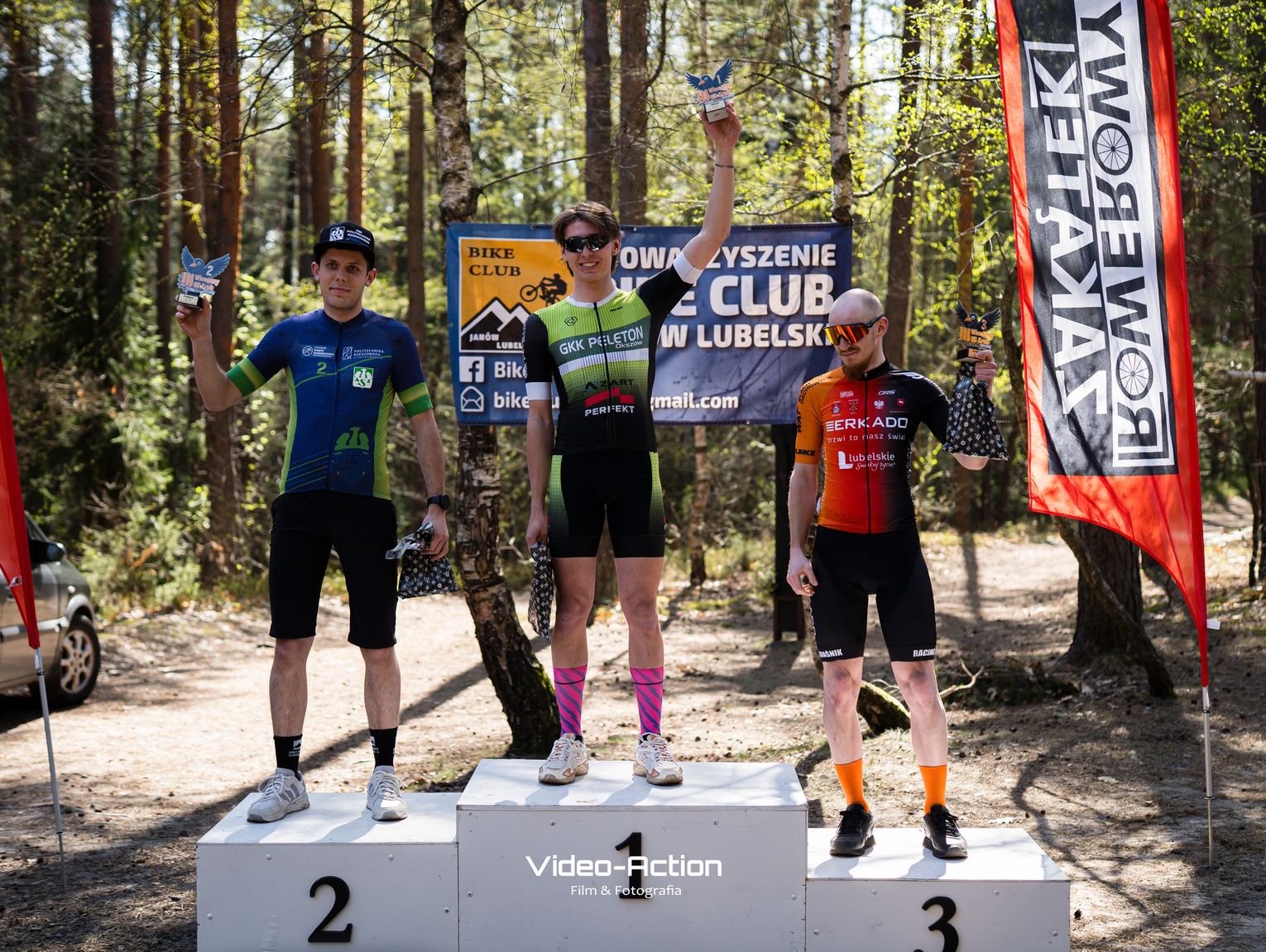 Kolarze GKK Peleton Okszów wyjeździli kolejne krążki