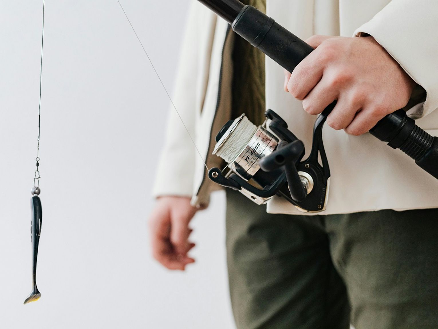 Kołowrotki – rodzaje, budowa i jak wybrać odpowiedni model do różnych technik wędkarskich