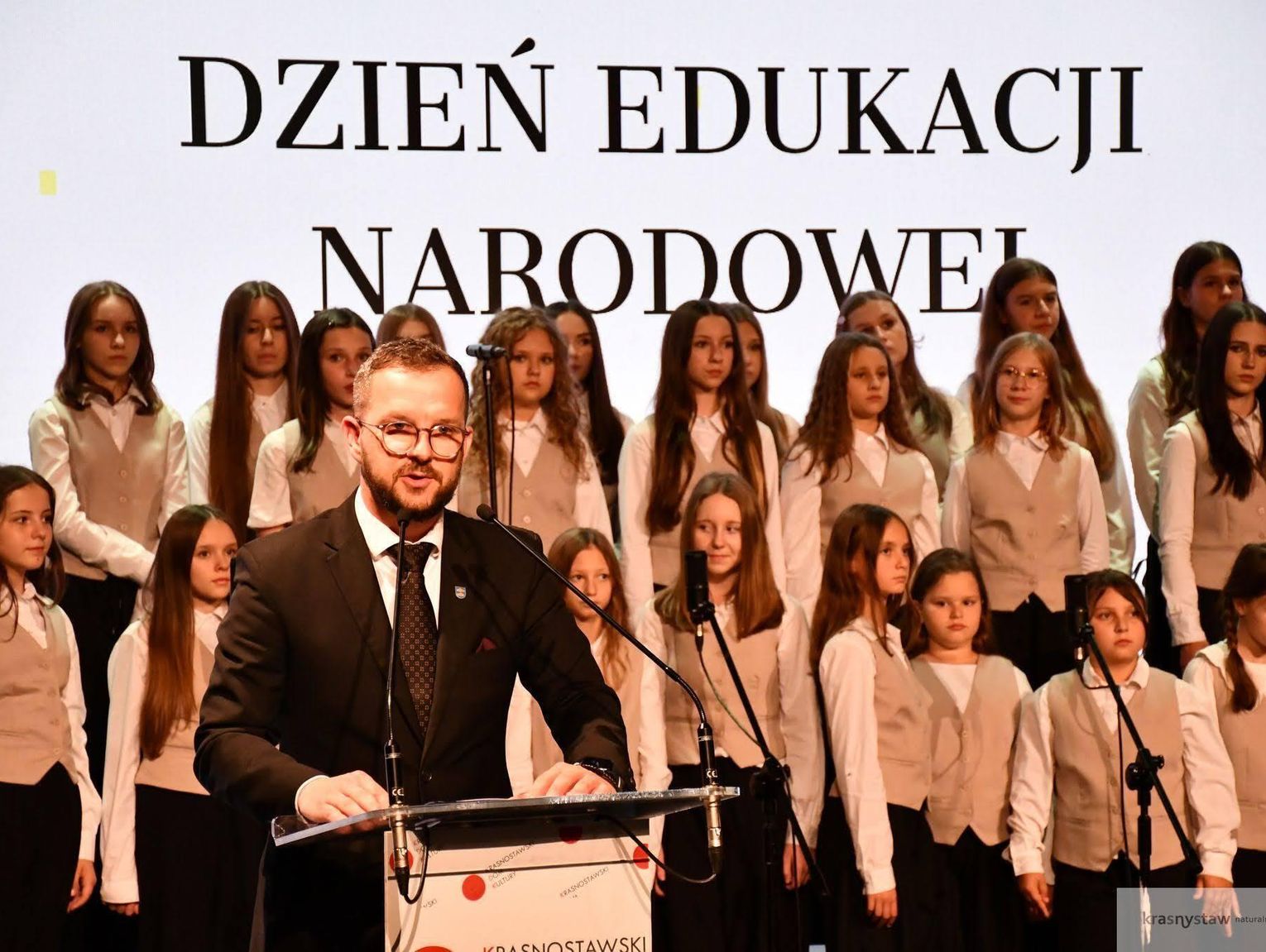 Krasnystaw docenił swoich nauczycieli. Kto otrzymał nagrody? [LISTA NAGRODZONYCH, ZDJĘCIA]