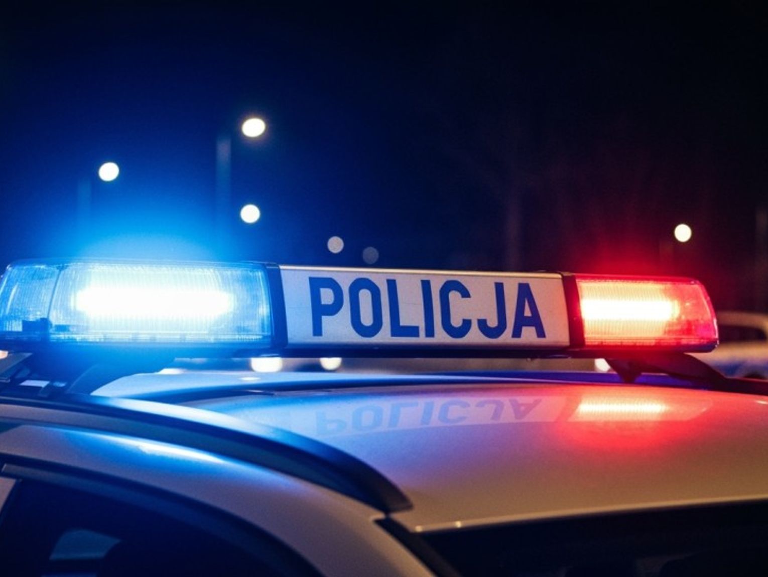 Usłyszał syreny i ukrył się, bo myślał, iż wybuchła wojna. Znaleźli go policjanci, trafił do szpitala