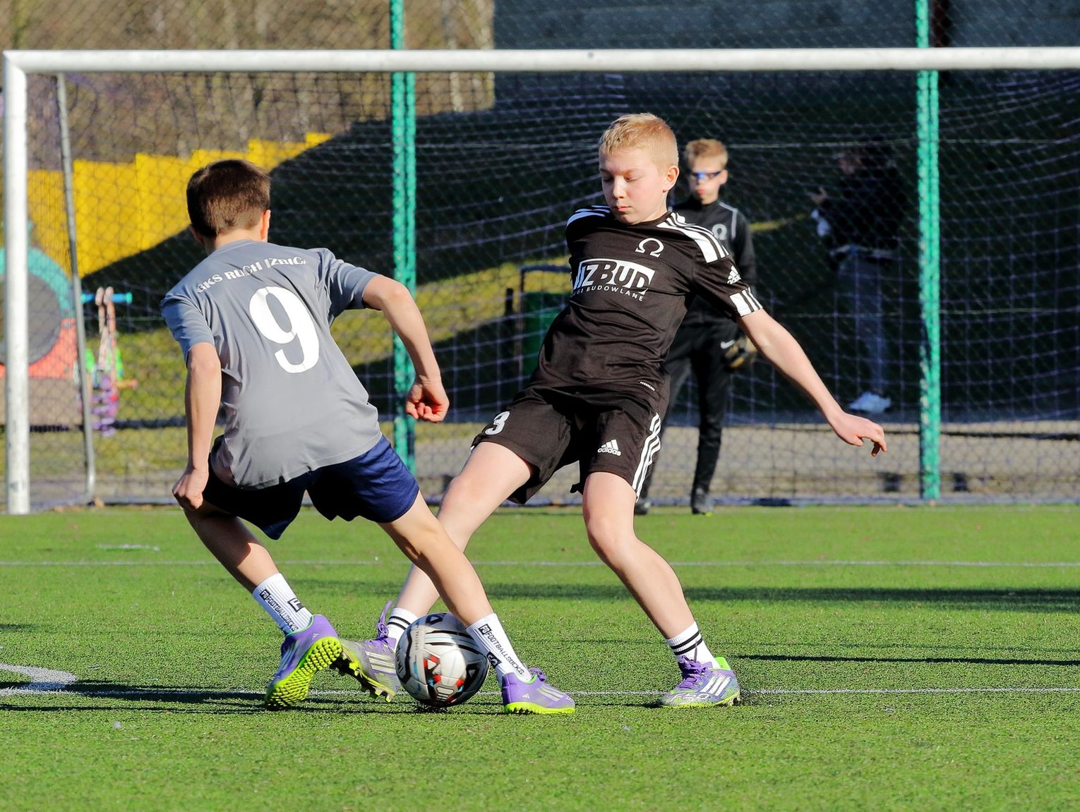 Młodzi piłkarze wsparli Jasia podczas zmagań w Izbicy