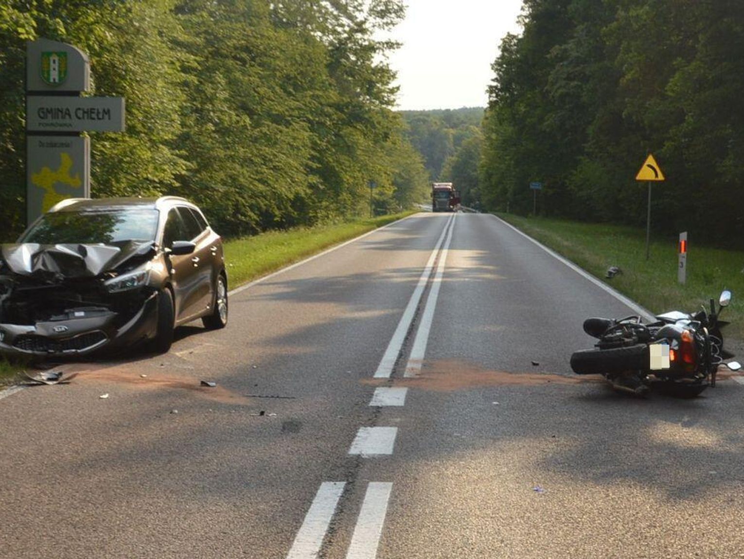 Motocyklista ranny po zderzeniu z autem w Rudce. Interweniowało pogotowie