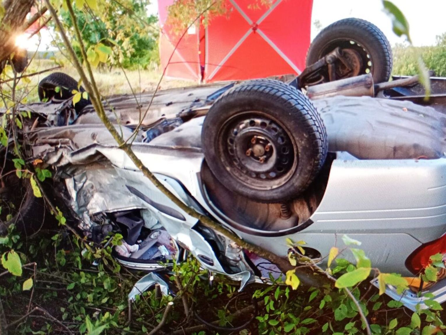 Nocna tragedia na drodze. W wypadku zginął 17-letni pasażer