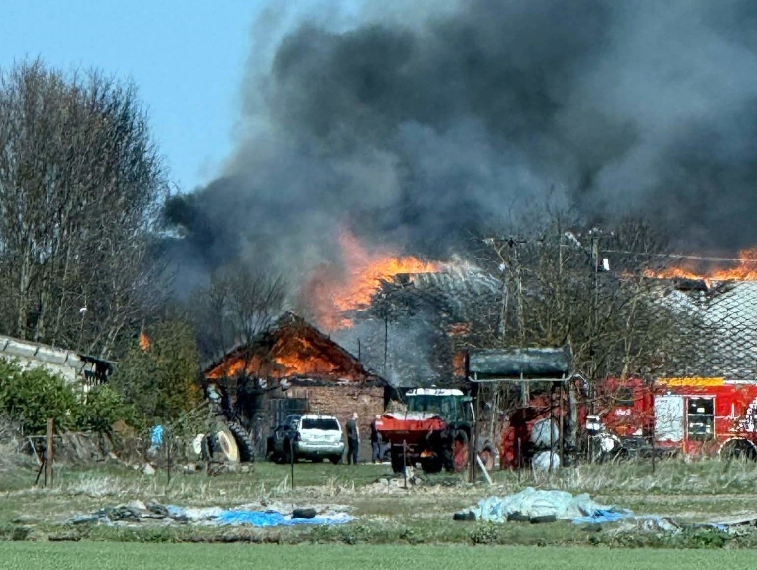 Lubelskie. Piekło w Husynnem zaczęło się od wypalania traw, zagrożone były już zabudowania [ZDJĘCIA]