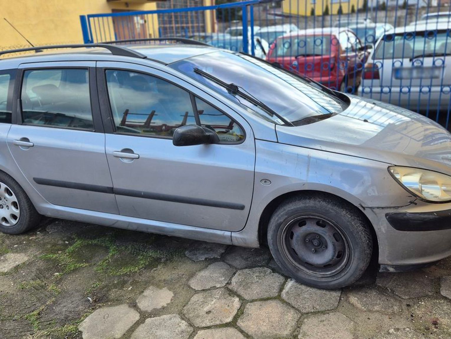 SZOK! Pijany uczył jeździć autem nietrzeźwą partnerkę