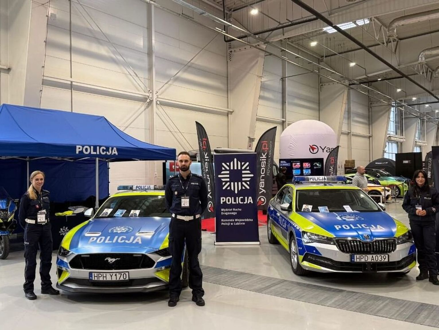 Policyjny Ford Mustang skradnie show? Trwa w Lublinie Moto Session 2026