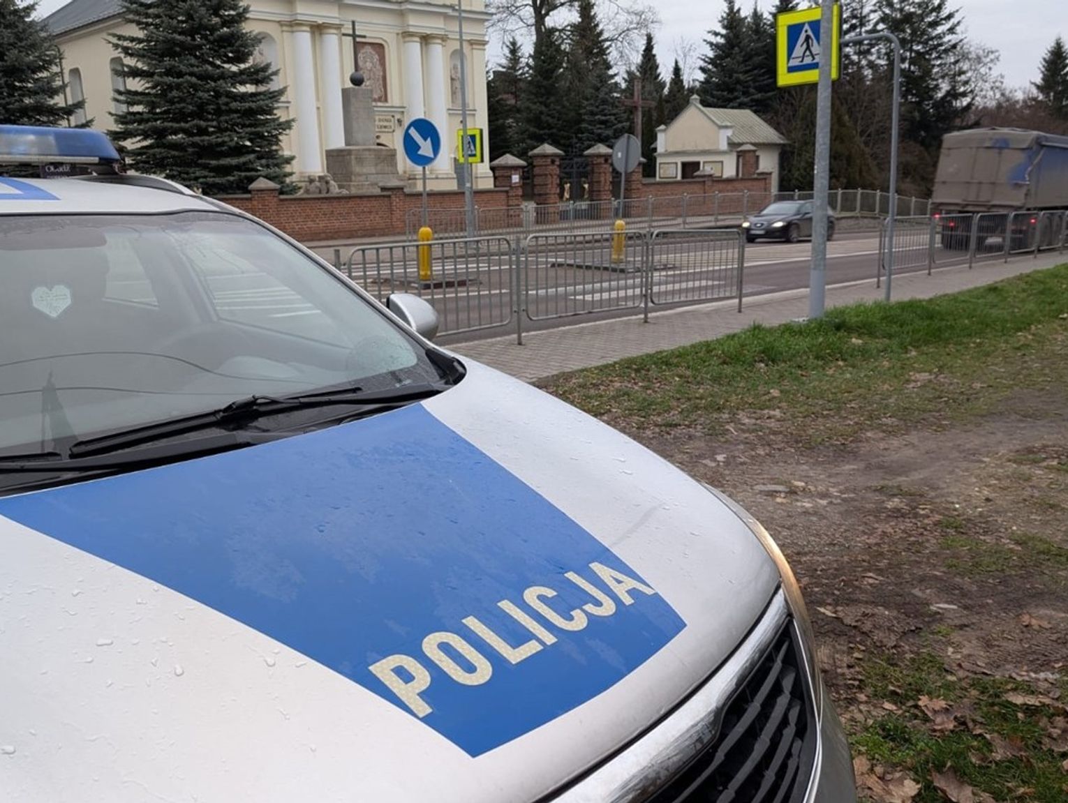 Potrącona na pasach w Fajsławicach. Więcej uwagi na drogach!