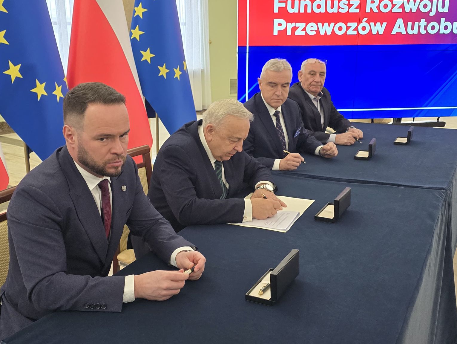 Pow. krasnostawski. Blisko 2 mln zł na autobusy. Powiat uruchomi cztery linie