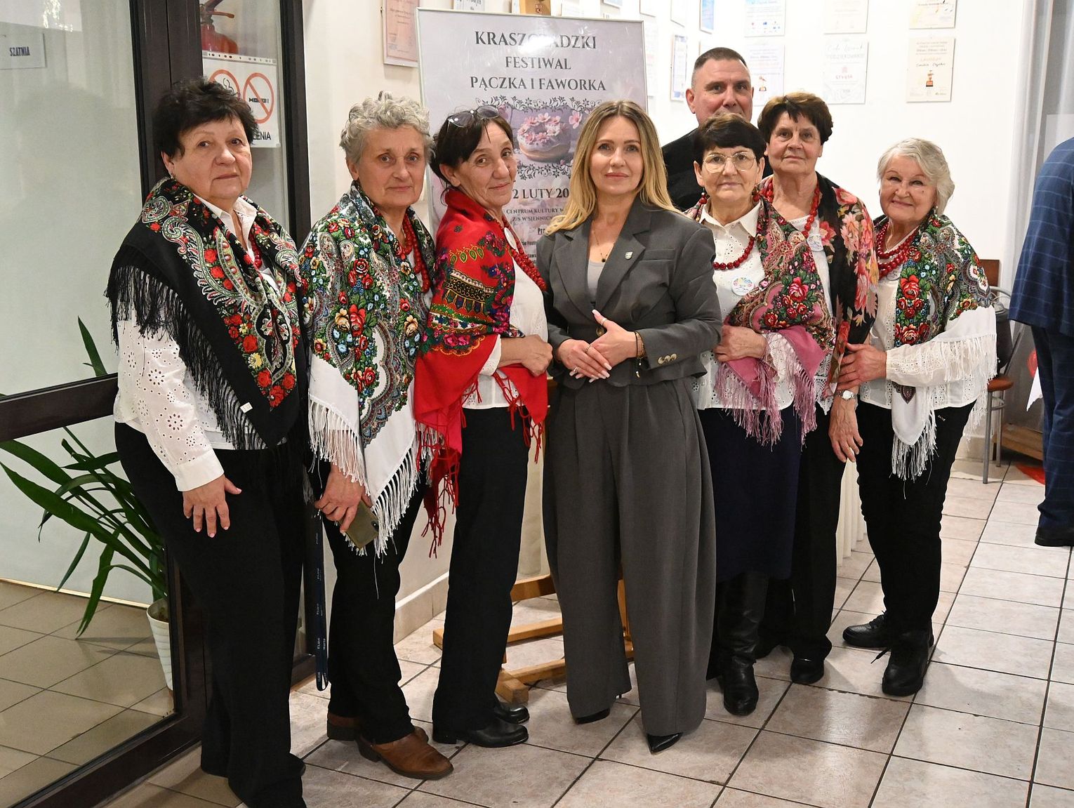 Pow. krasnostawski. Pączki na smalcu z różami z własnego ogrodu - i pierwsze miejsce dla KGW Górzanie [GALERIA ZDJĘĆ]