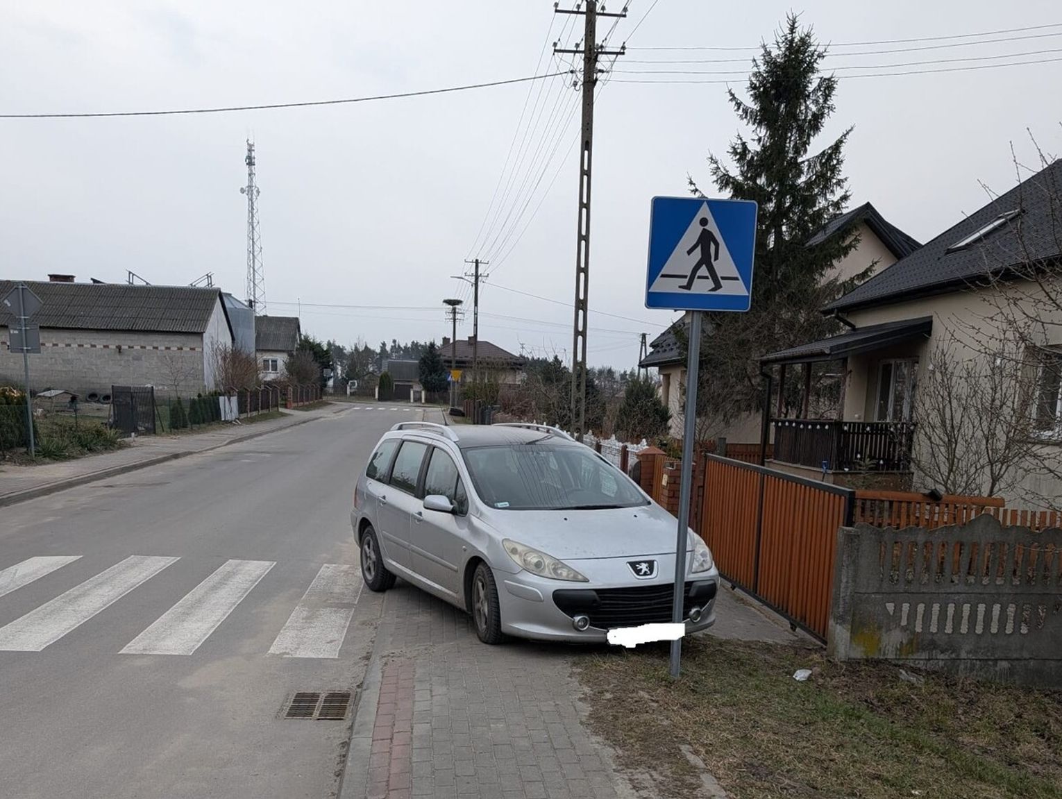 Pow. włodawski. Jedno wykroczenie ujawniło drugie. Policjanci gwałtownie wyczuli problem