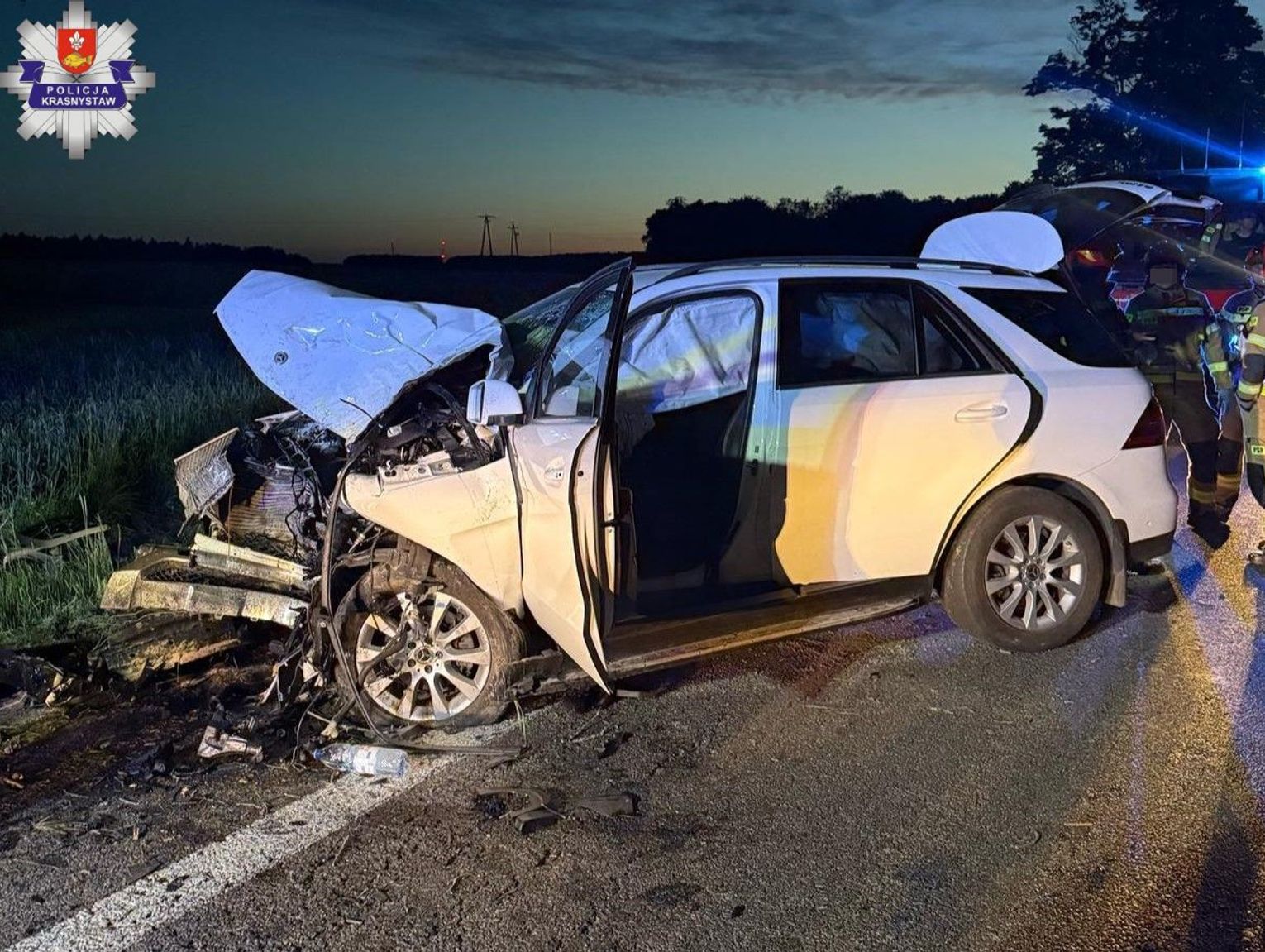 Poważny wypadek w Zakręciu na krajowej 17. Kierowca w szpitalu [ZDJĘCIA]