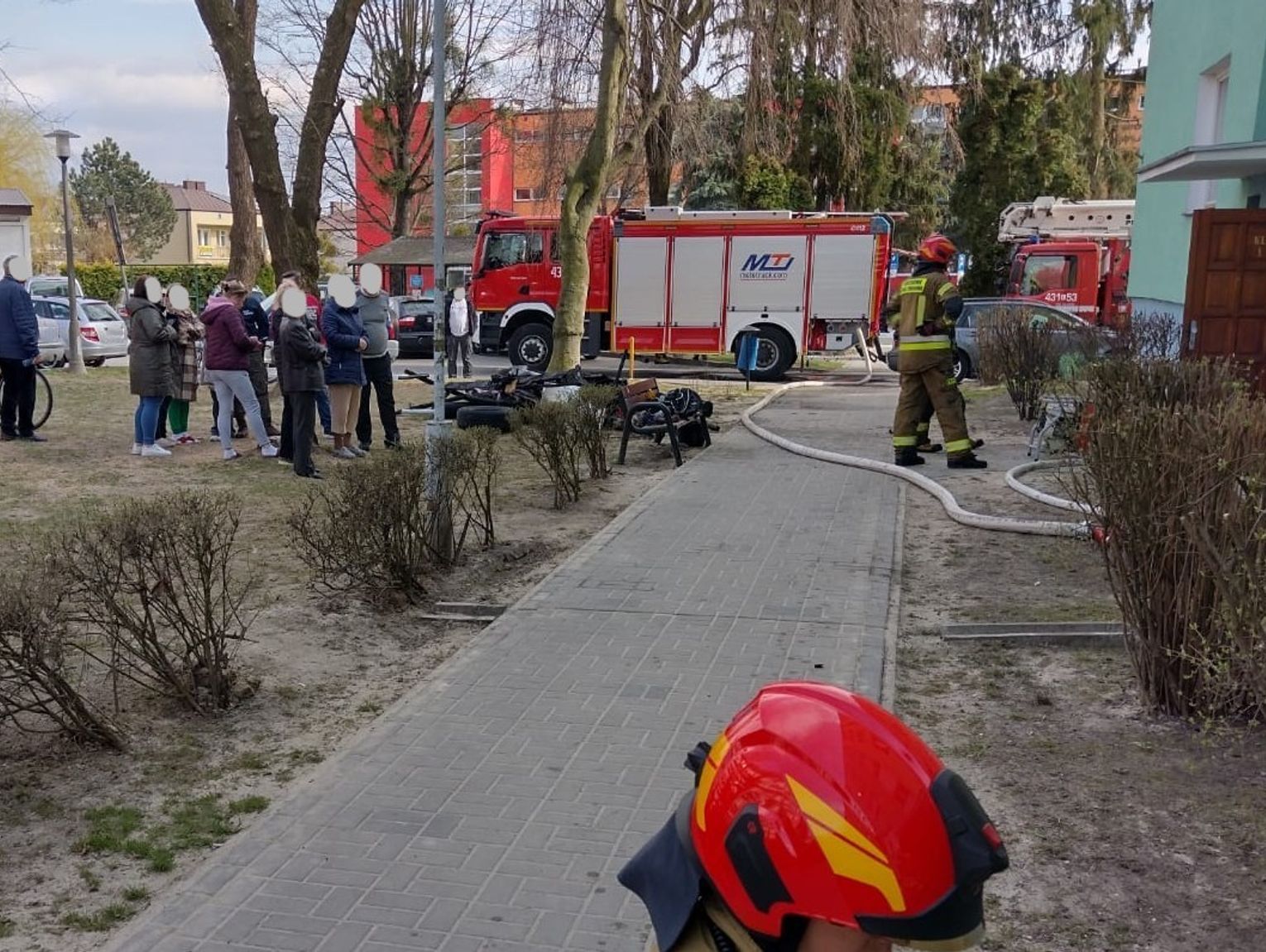 Pożar przy ulicy Piłsudskiego w Krasnymstawie. Ewakuacja kilkudziesięciu osób. Jedna trafiła do szpitala