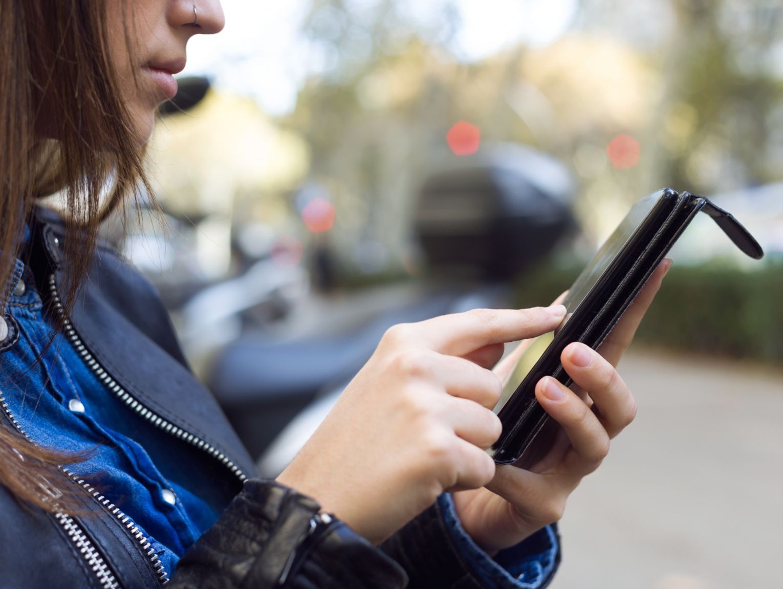 Przeklęte lajki! Sen 17-latki o łatwym zarobku gwałtownie zamienił się w koszmar