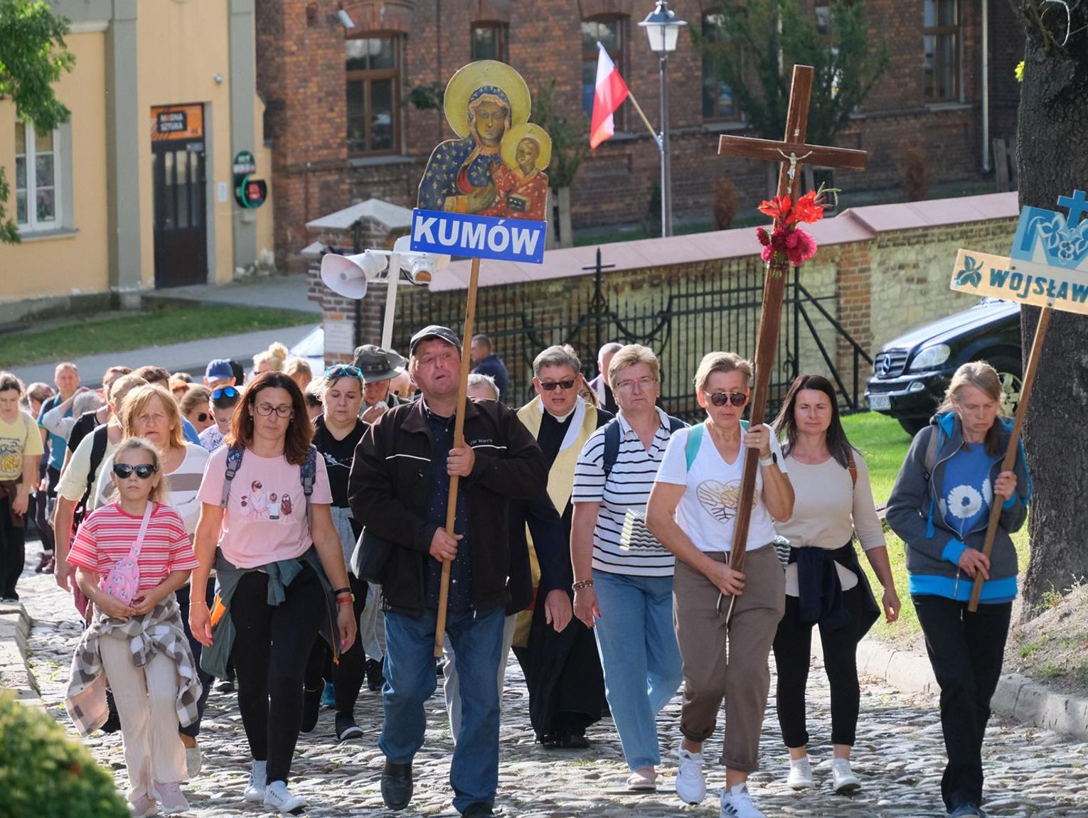 Rozpoczął się odpust na Górze Chełmskiej. Przybyli pielgrzymi i wierni [ZDJĘCIA]