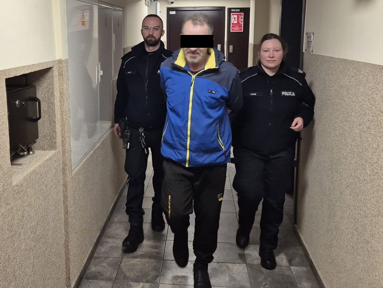 Strzelał do żony i córki z wiatrówki. Jest już w areszcie