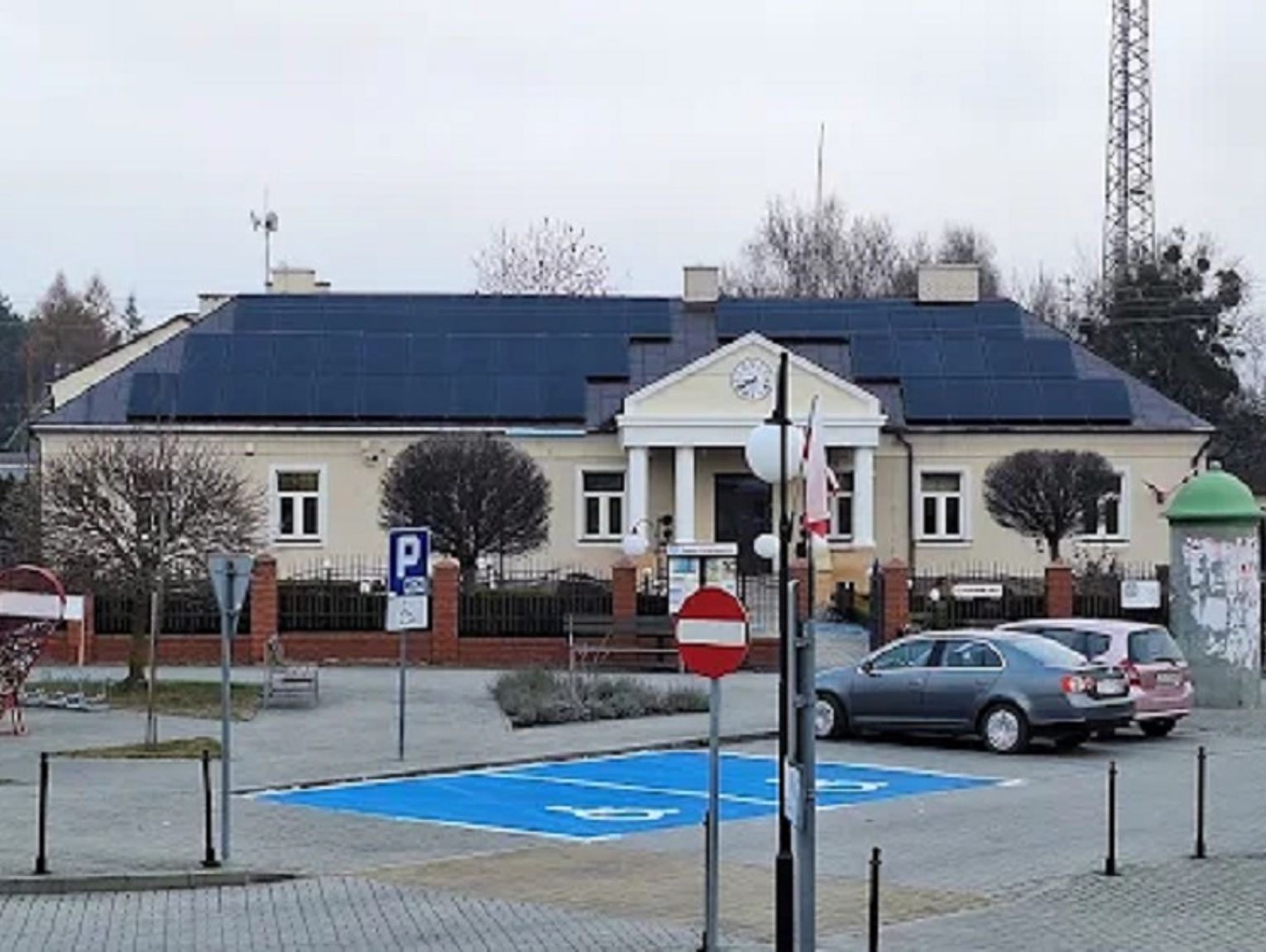 Studnie, drogi, biogazownia i nowe kontenery na odzież. Tym zainteresowali się radni gminy Leśniowice