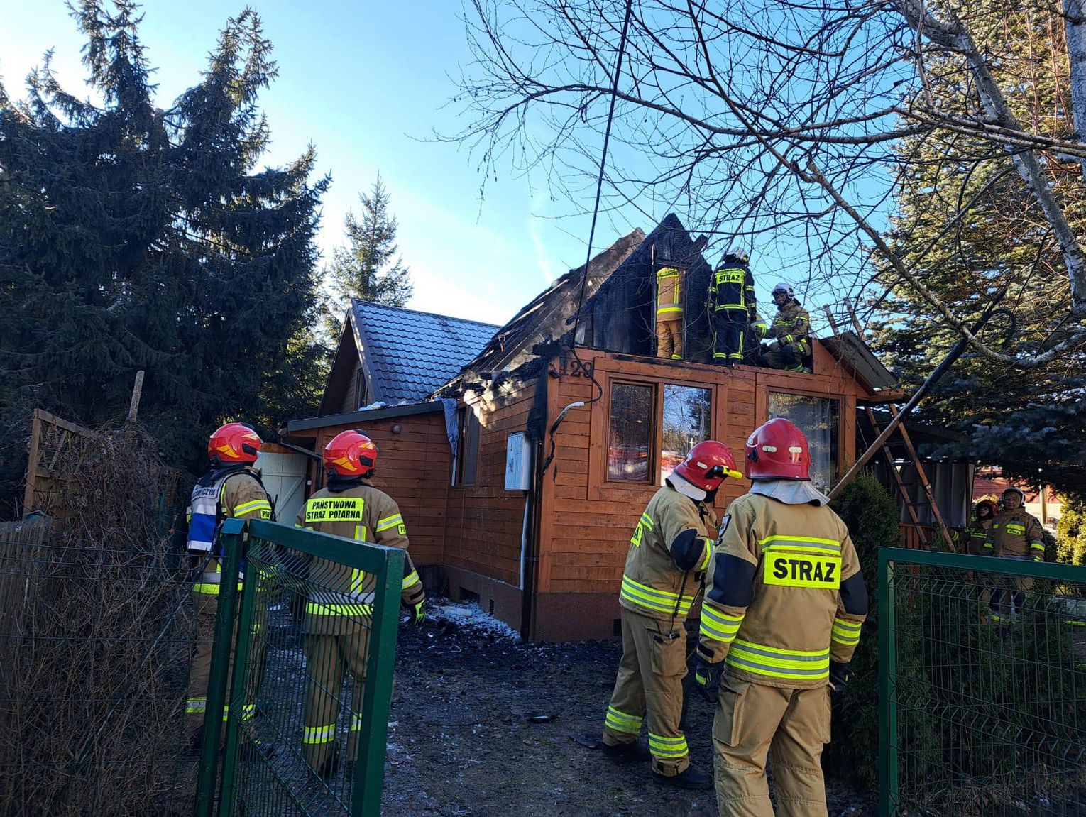 Świąteczna akcja ratunkowa w Orchówku. Płonął domek letniskowy [ZDJĘCIA]