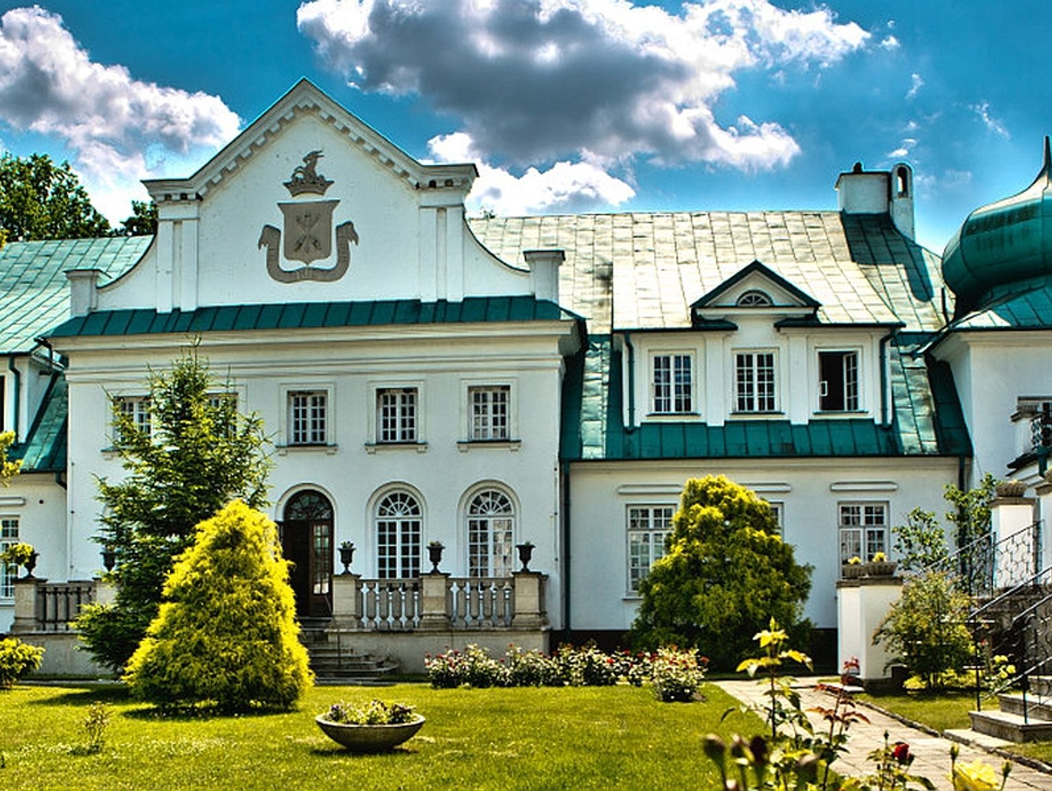 Szpital w Adampolu pod znakiem zapytania. Pracownicy i samorządowcy mówią: NIE! Boją się zwolnień i likwidacji lecznicy