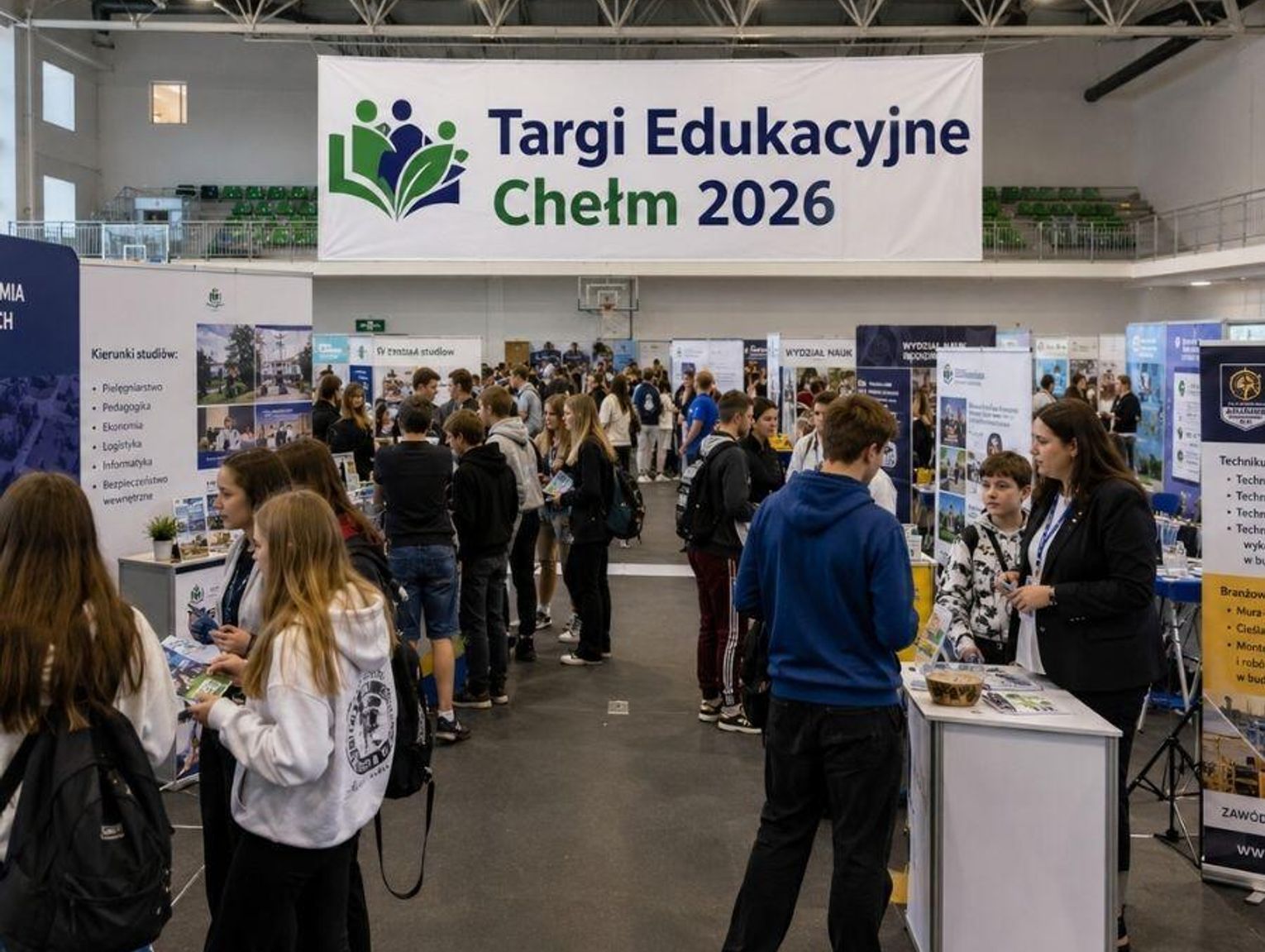 Targi Edukacyjne w Chełmie. Uczniowie poznają szkoły, uczelnie i lokalny rynek pracy