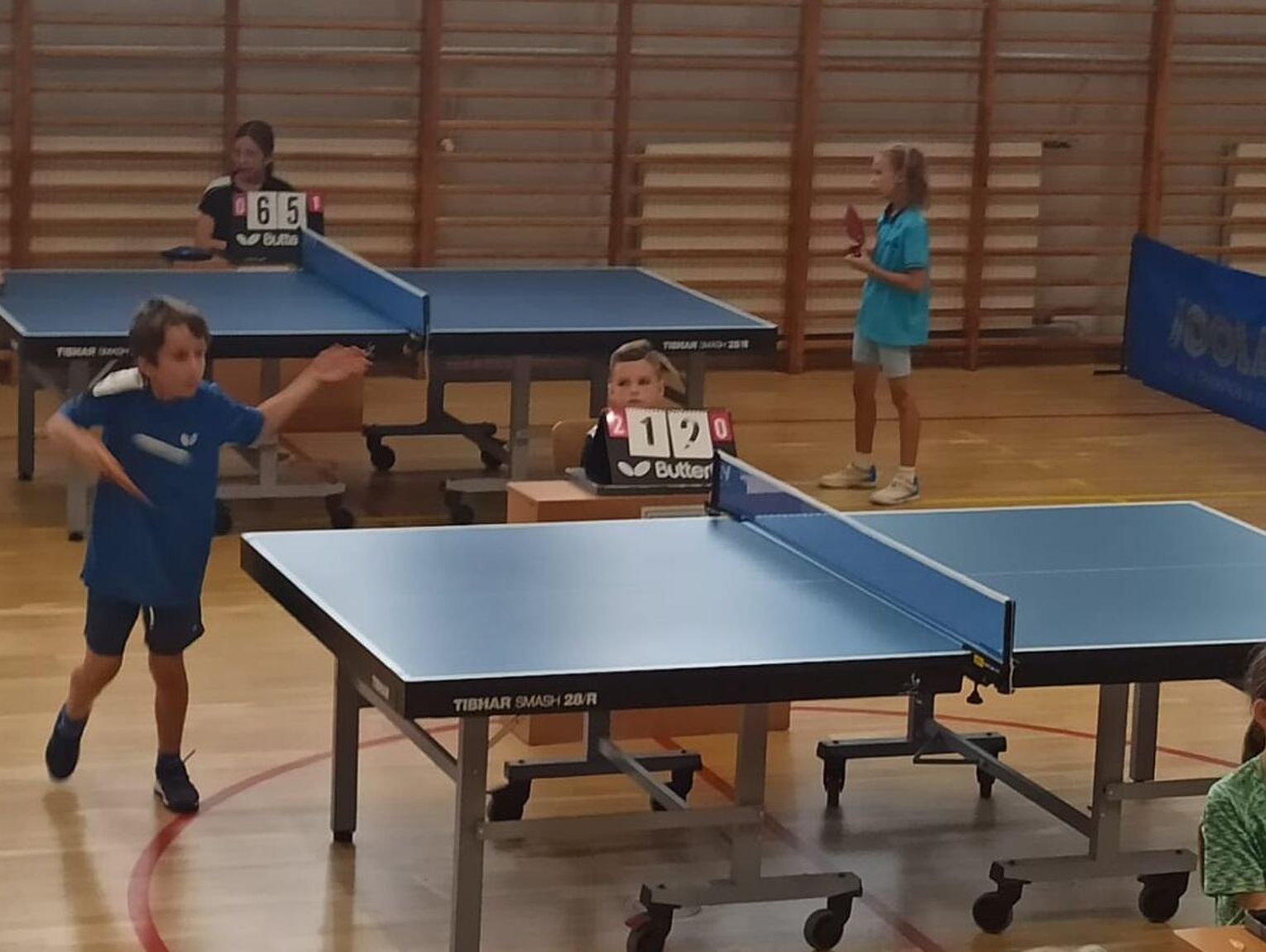 Tenisiści wrócili przed stoły