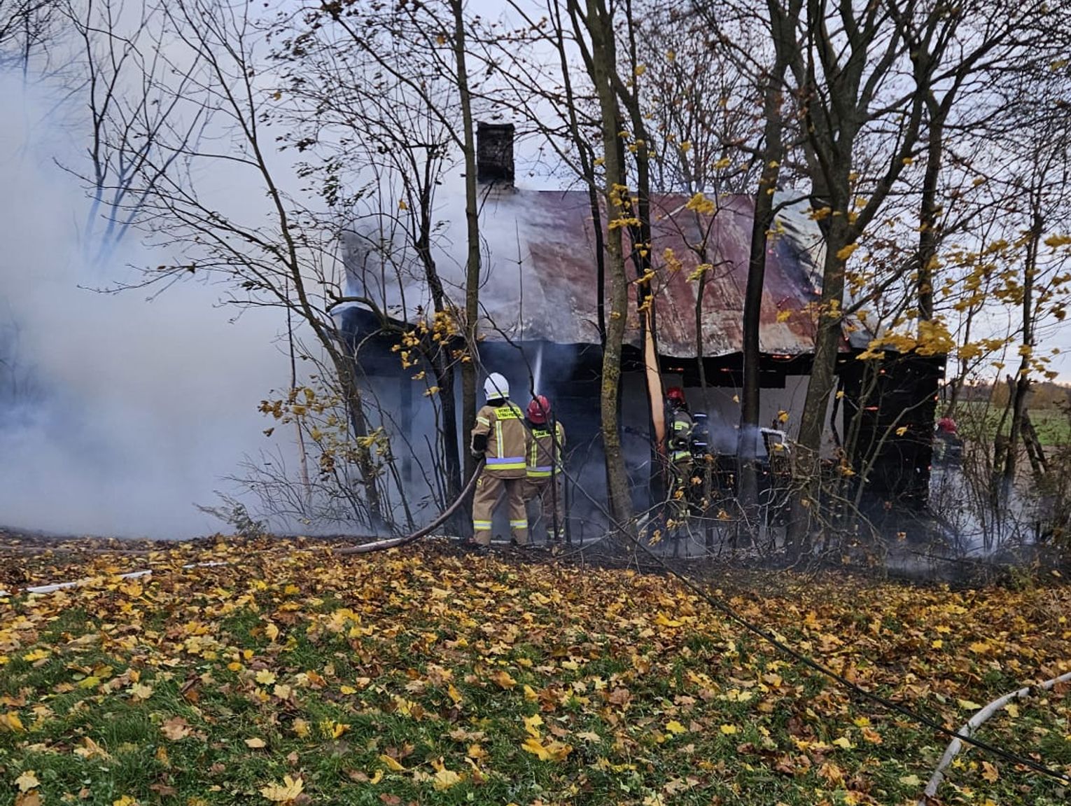 Lubelskie. Prawdziwa tragedia. W domu znaleziono ciało mężczyzny [ZDJĘCIA]